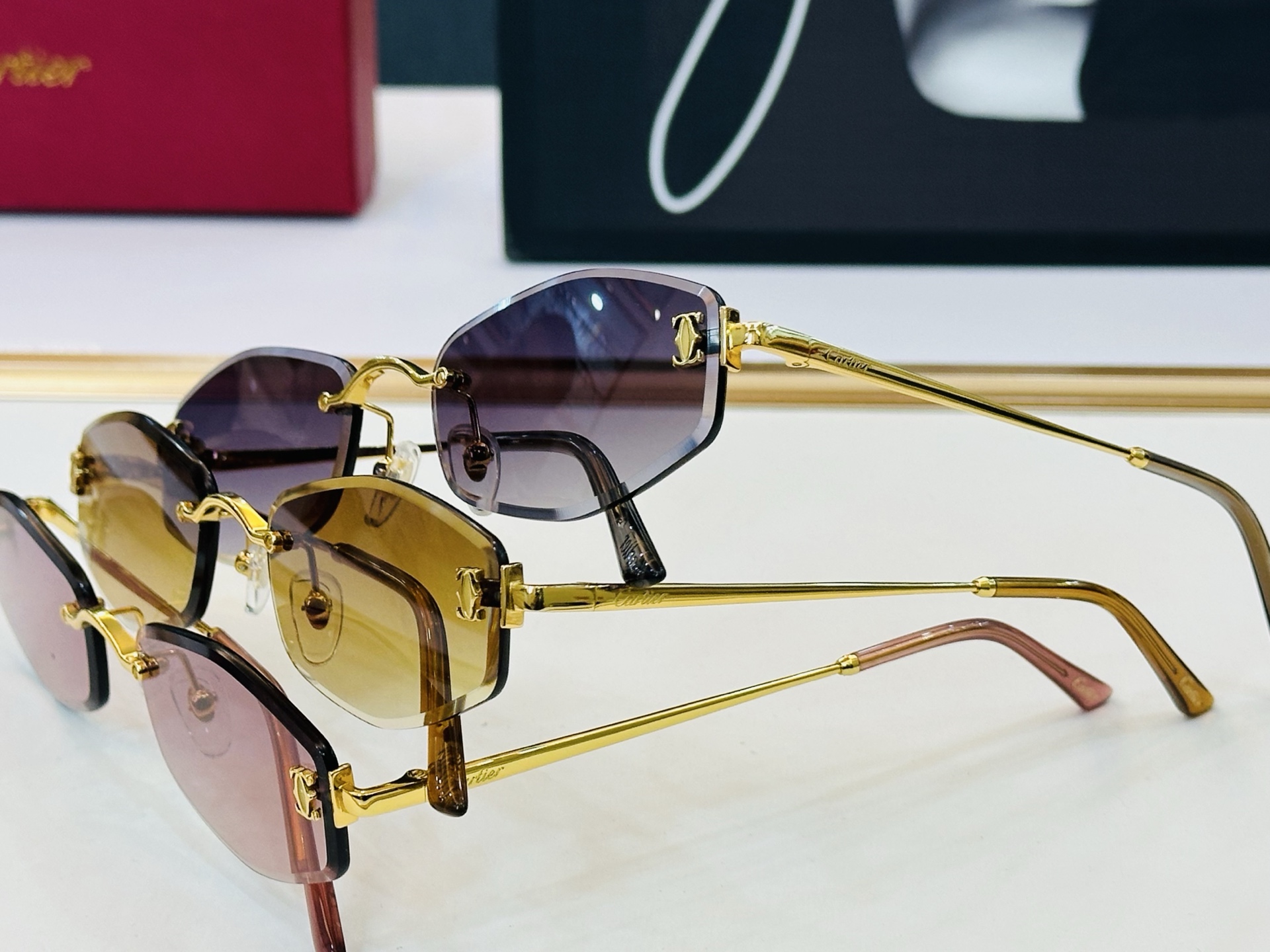 🆕 原版Cartie* 卡家 太阳镜 CT0677S Size：51口19-145 工艺精湛大牌品 C戴