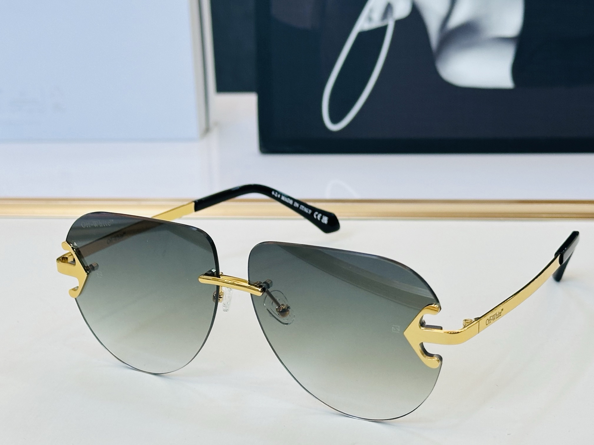 官网款 OFF WHITE MODEL:5507 SIZE: 62口11-150 时尚太阳镜 S潮款