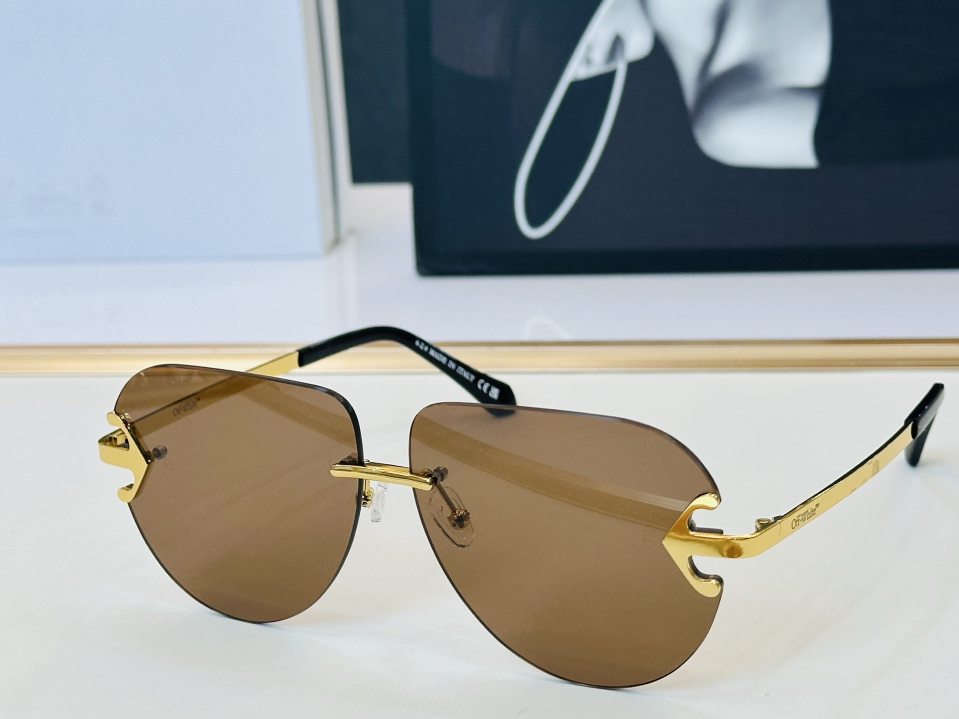 官网款 OFF WHITE MODEL:5507 SIZE: 62口11-150 时尚太阳镜 S潮款