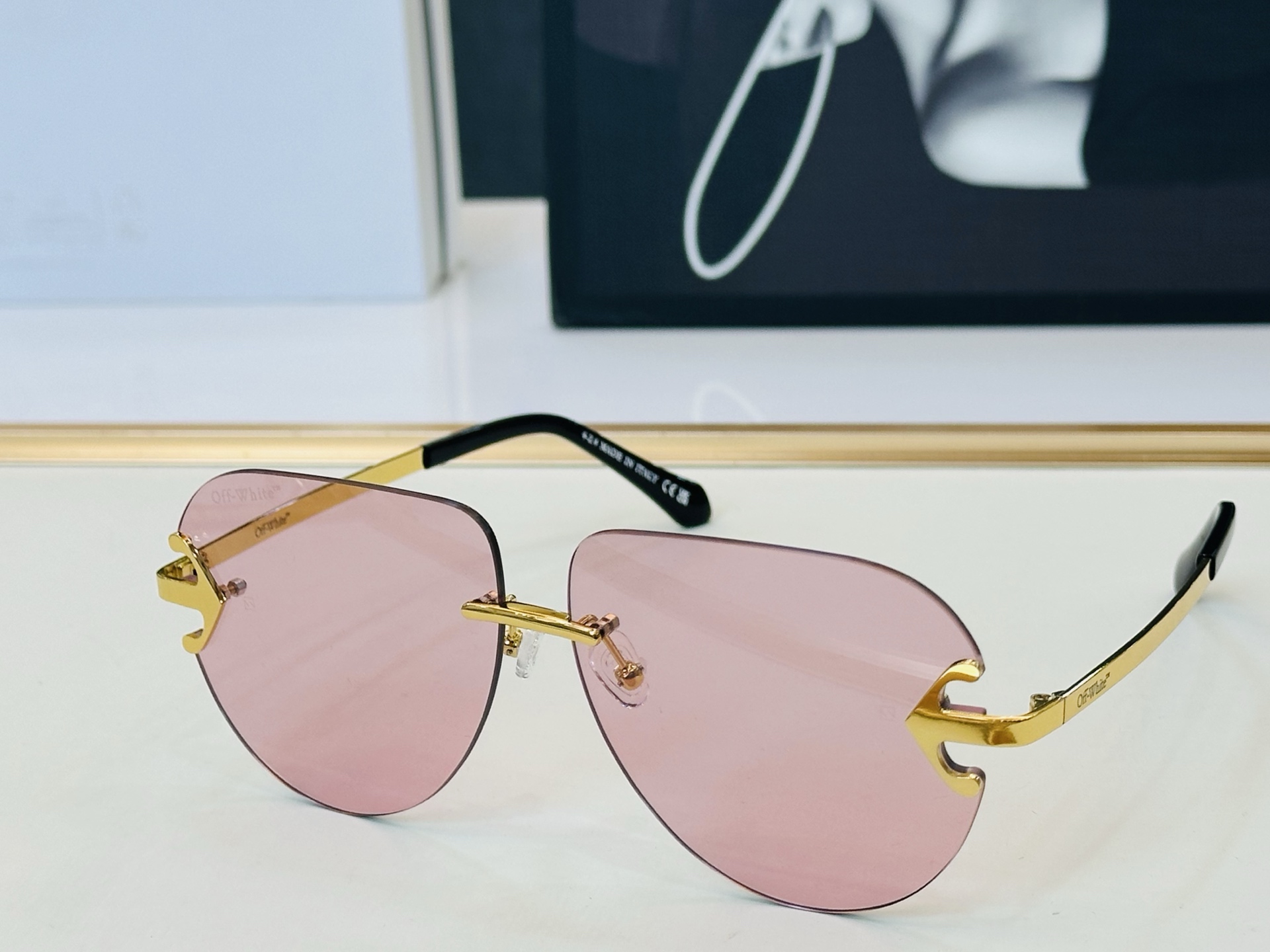 官网款 OFF WHITE MODEL:5507 SIZE: 62口11-150 时尚太阳镜 S潮款