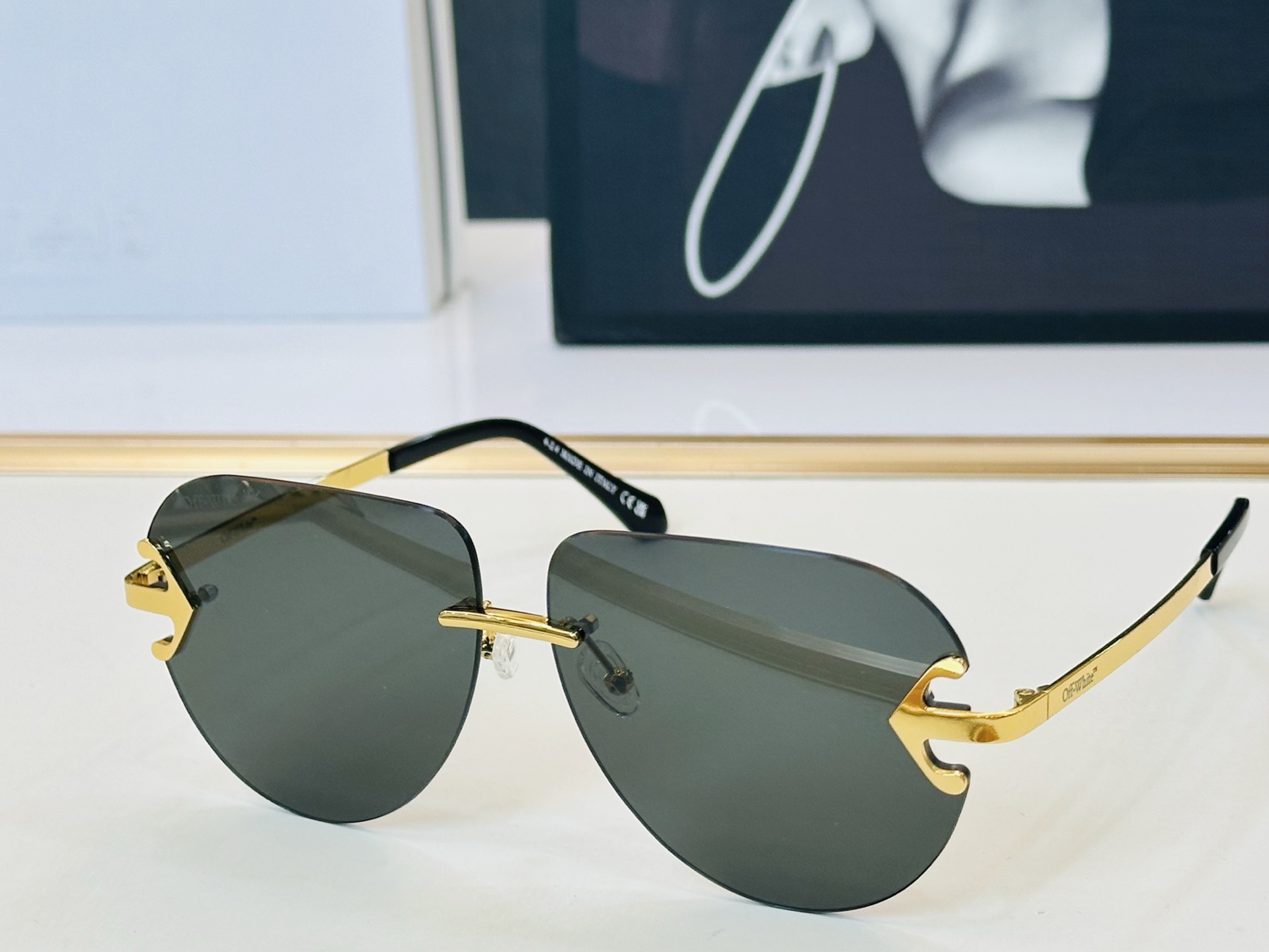 官网款 OFF WHITE MODEL:5507 SIZE: 62口11-150 时尚太阳镜 S潮款