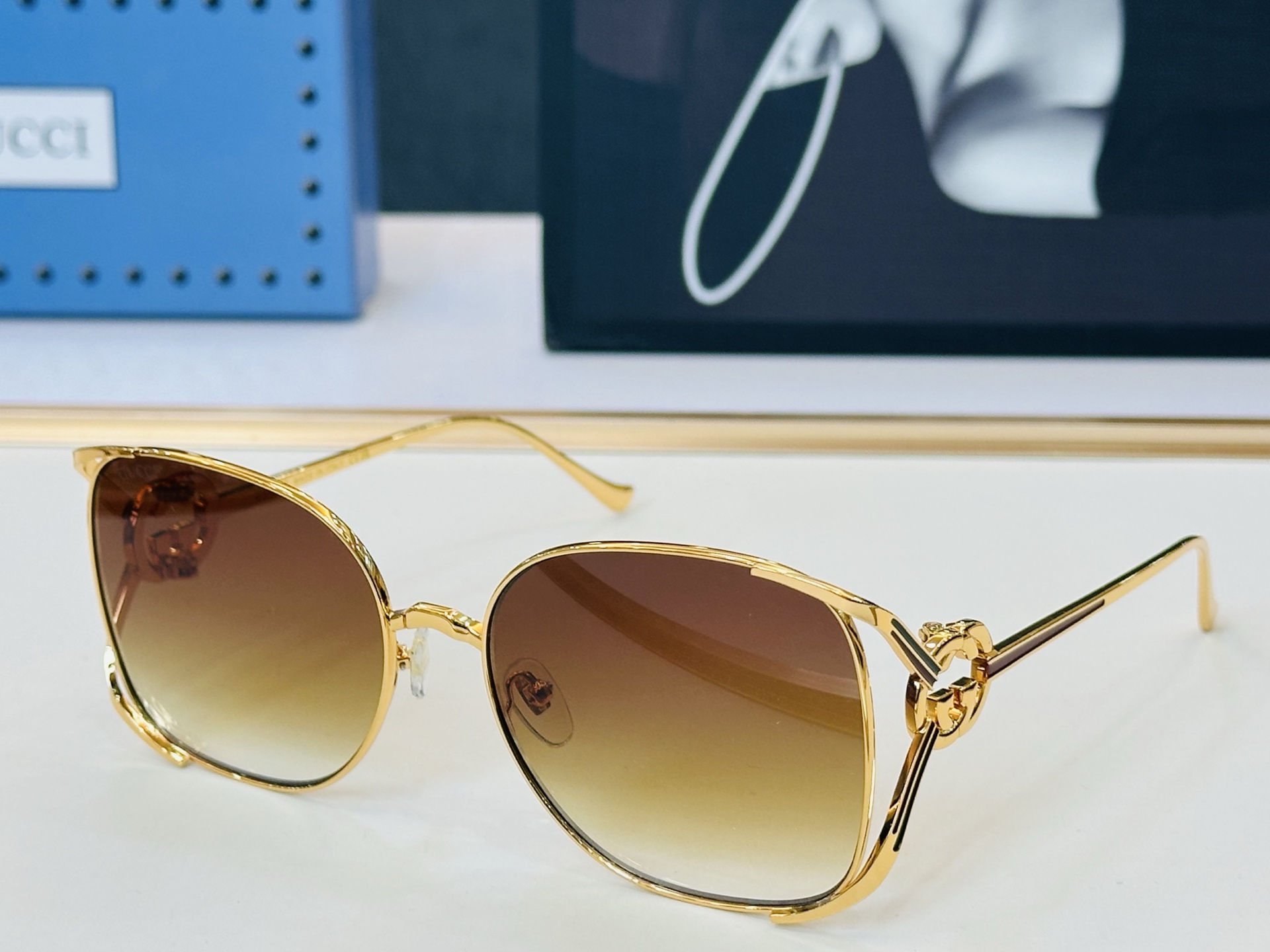 GUCC* 古家 GG1669 🐝🐝系列 Size：60口18-132 🍁🍁K 超绝品质 太阳镜 。