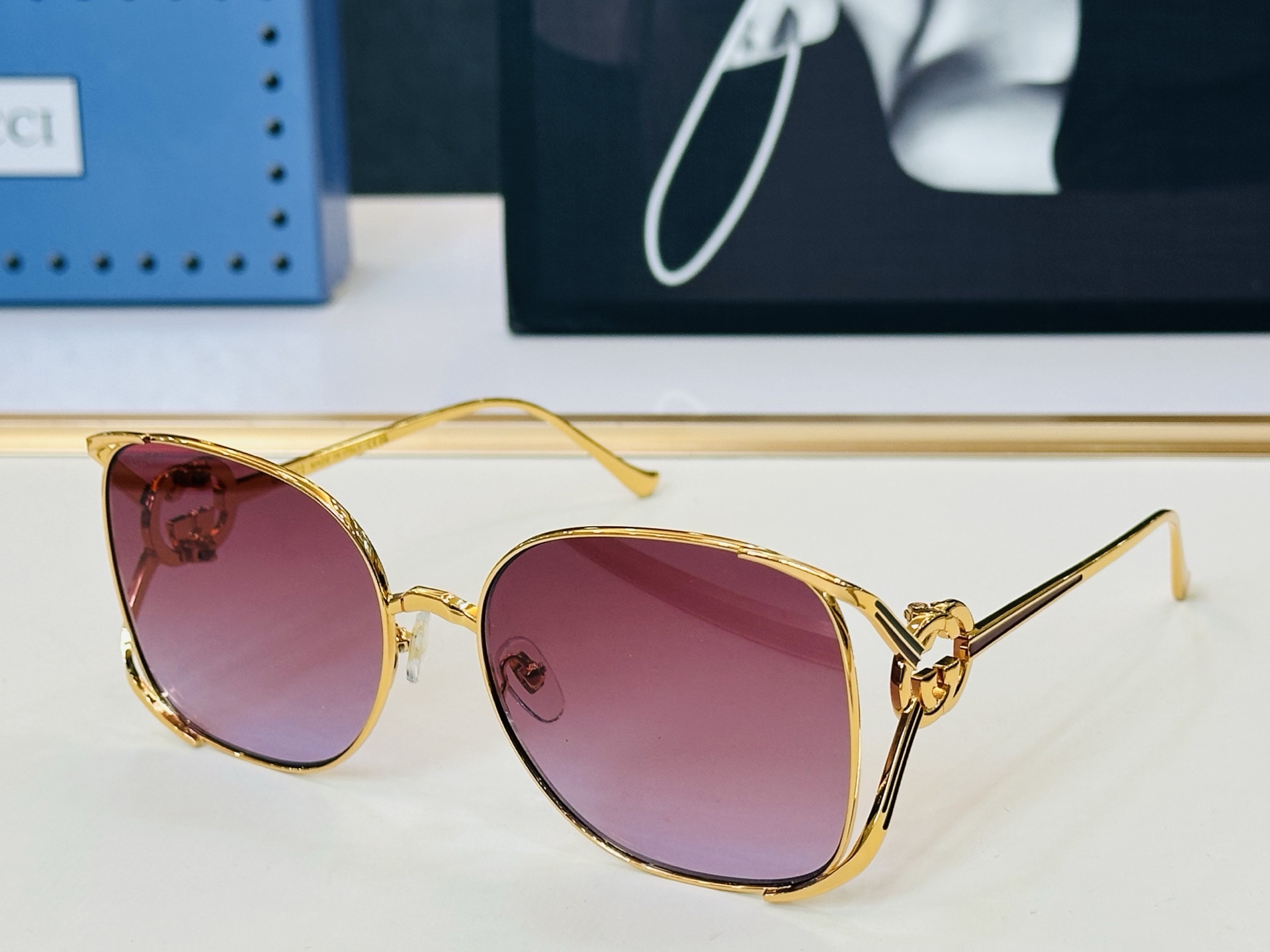 GUCC* 古家 GG1669 🐝🐝系列 Size：60口18-132 🍁🍁K 超绝品质 太阳镜 。