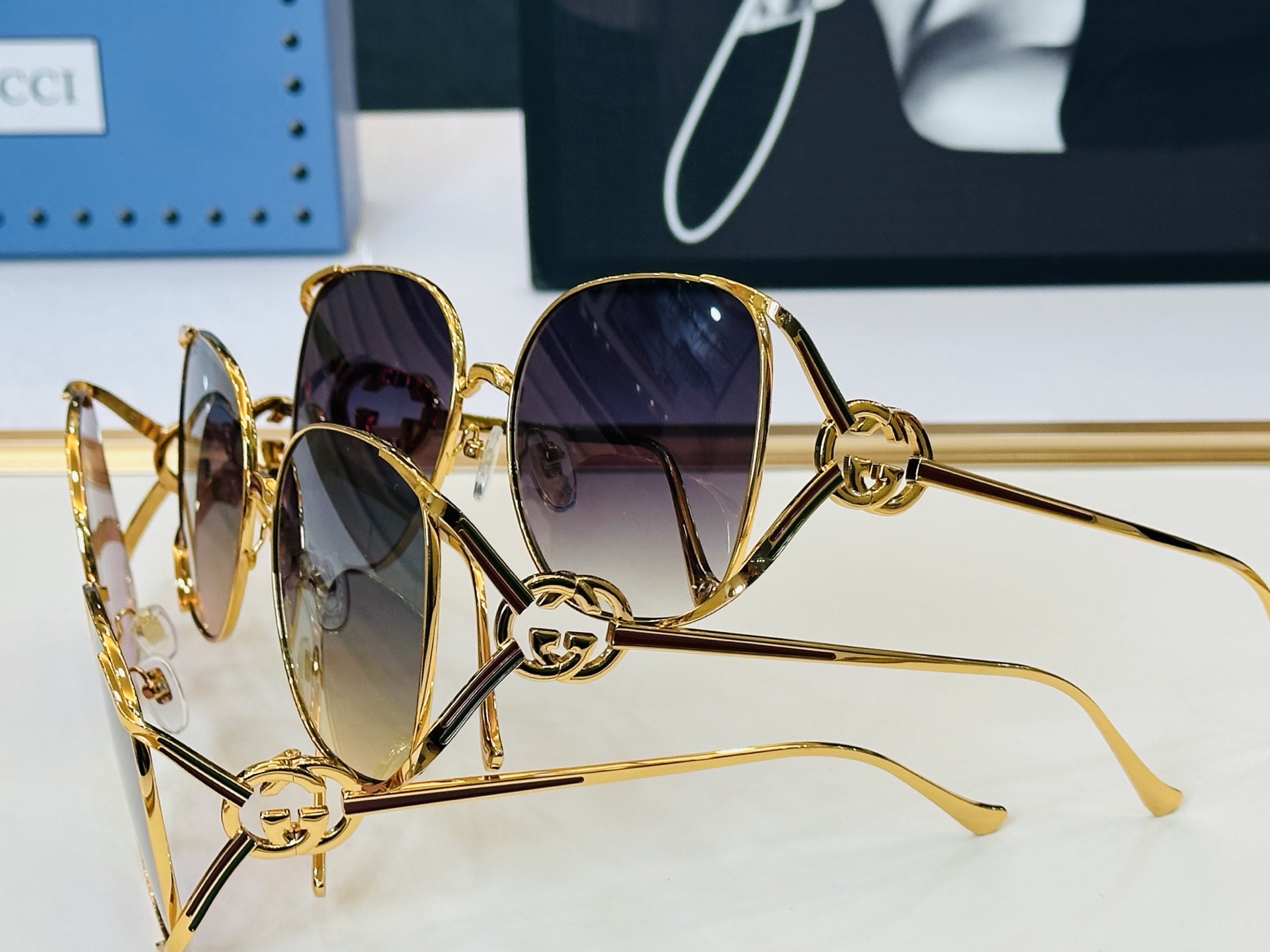 GUCC* 古家 GG1669 🐝🐝系列 Size：60口18-132 🍁🍁K 超绝品质 太阳镜 。