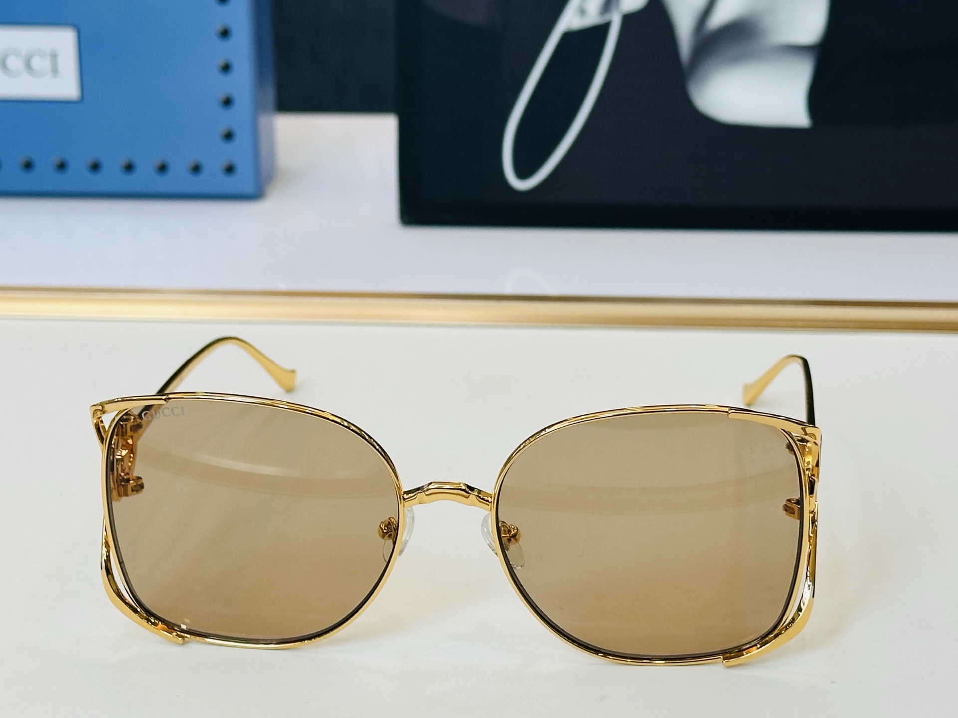 GUCC* 古家 GG1669 🐝🐝系列 Size：60口18-132 🍁🍁K 超绝品质 太阳镜 。
