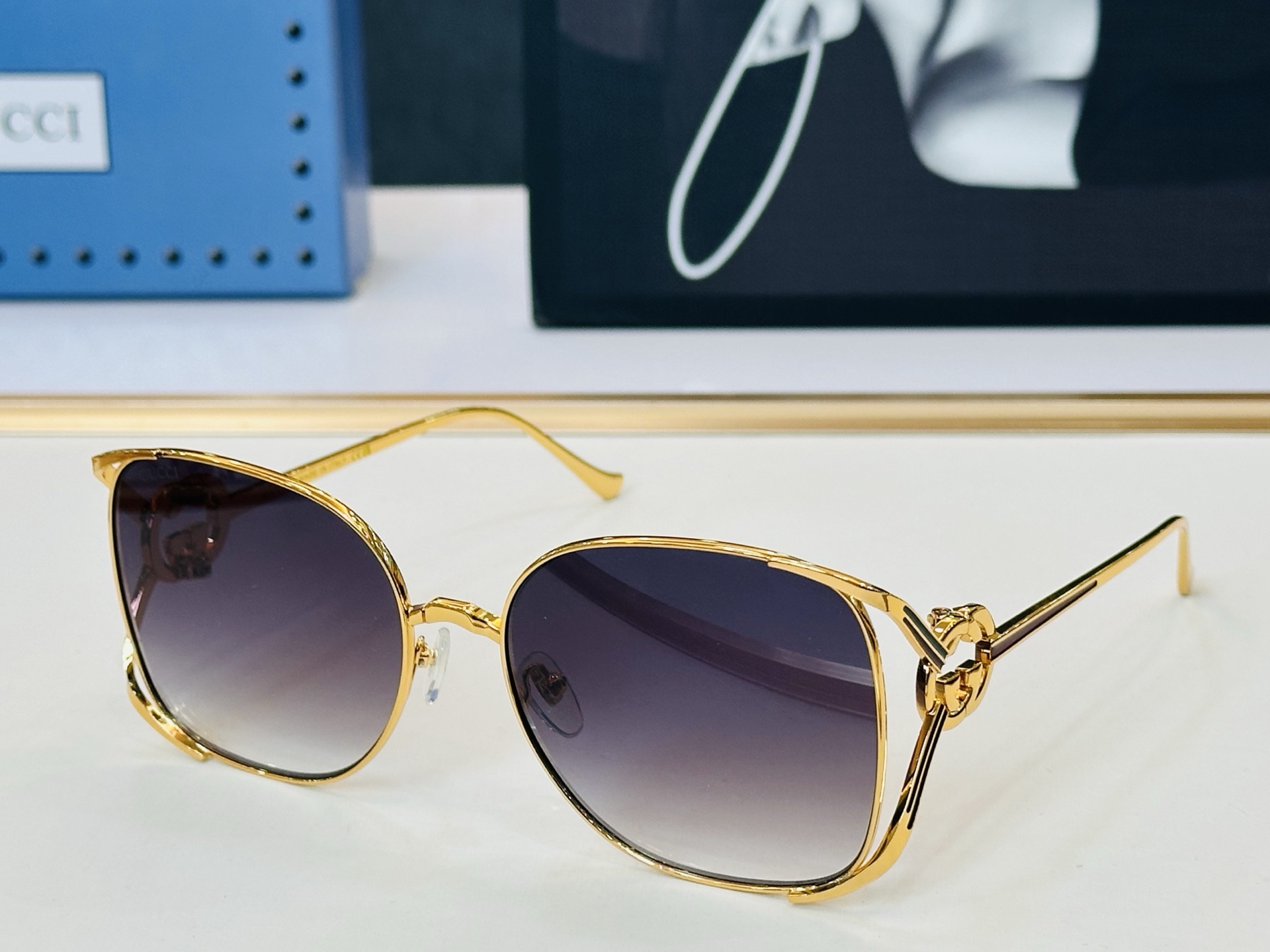 GUCC* 古家 GG1669 🐝🐝系列 Size：60口18-132 🍁🍁K 超绝品质 太阳镜 。