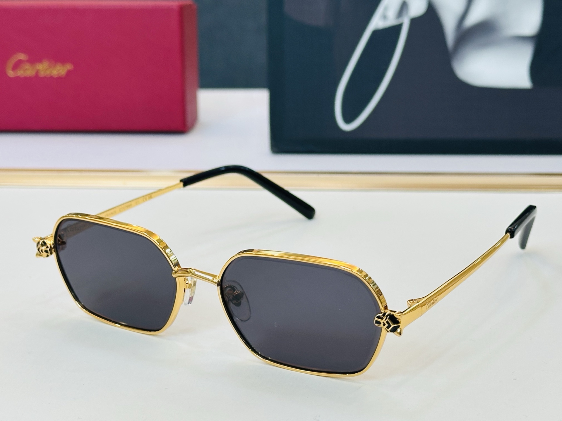 Cartie* 卡家 太阳镜 CT0796S Size：56口17-143电镀工艺精湛气质十足！D男女同