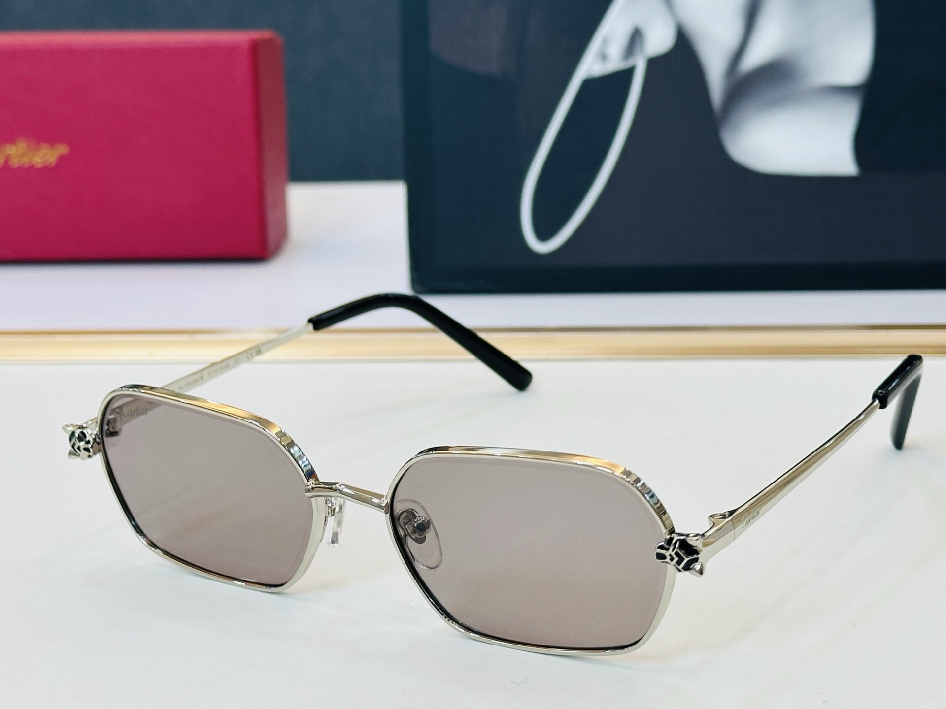 Cartie* 卡家 太阳镜 CT0796S Size：56口17-143电镀工艺精湛气质十足！D男女同