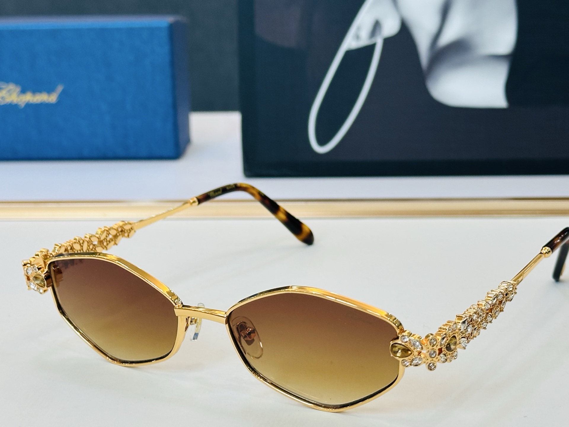 肖邦 🎩 SCHG987 Size：55口17-142 充满活力的 展现独特个性🌟展现大气的你 L高品质