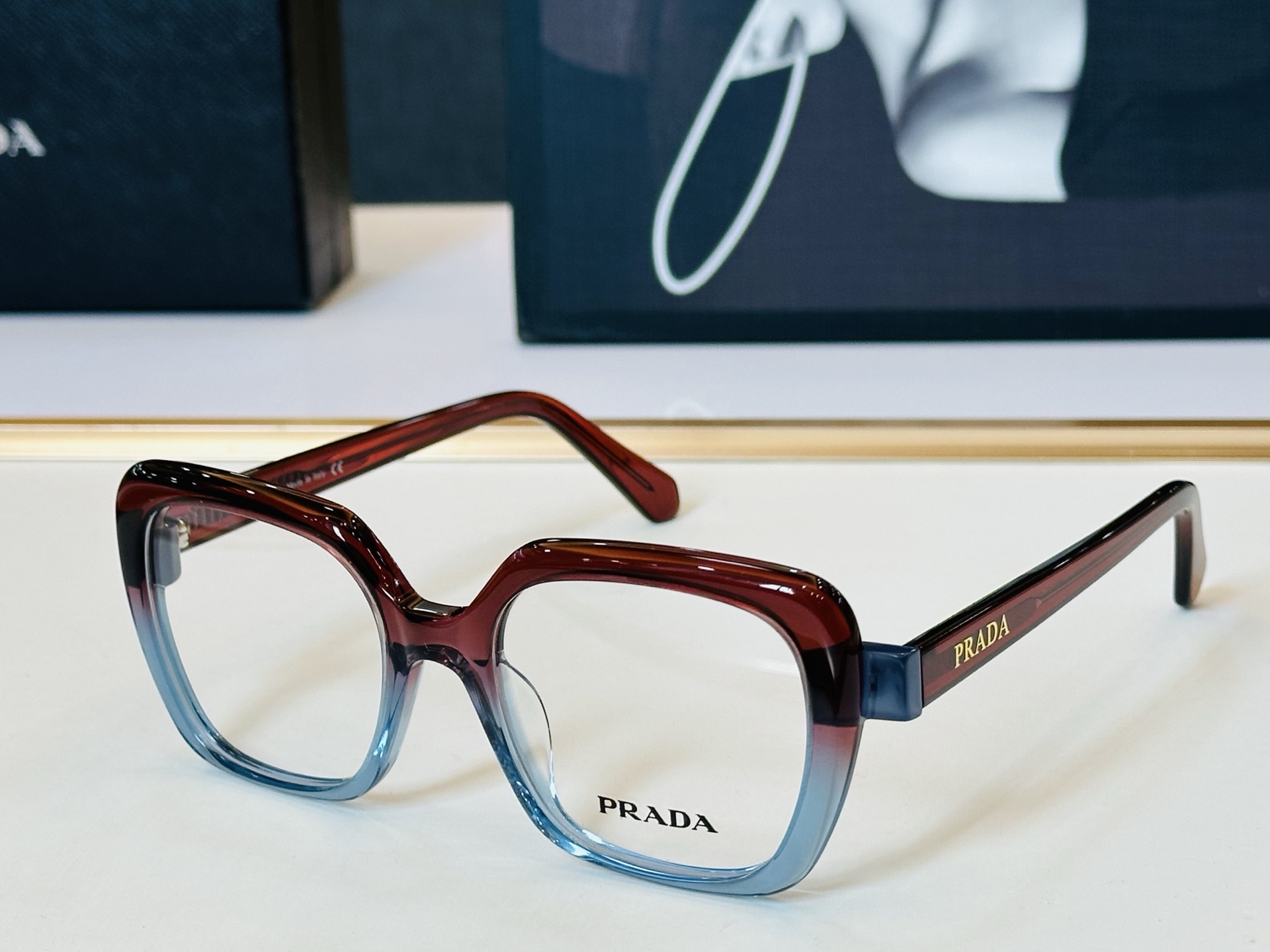 🔺PRAD*🔻普家 PRA01 Size：53口19-145 眼镜系列堪称精湛制作 彰显独特个 Z最新推