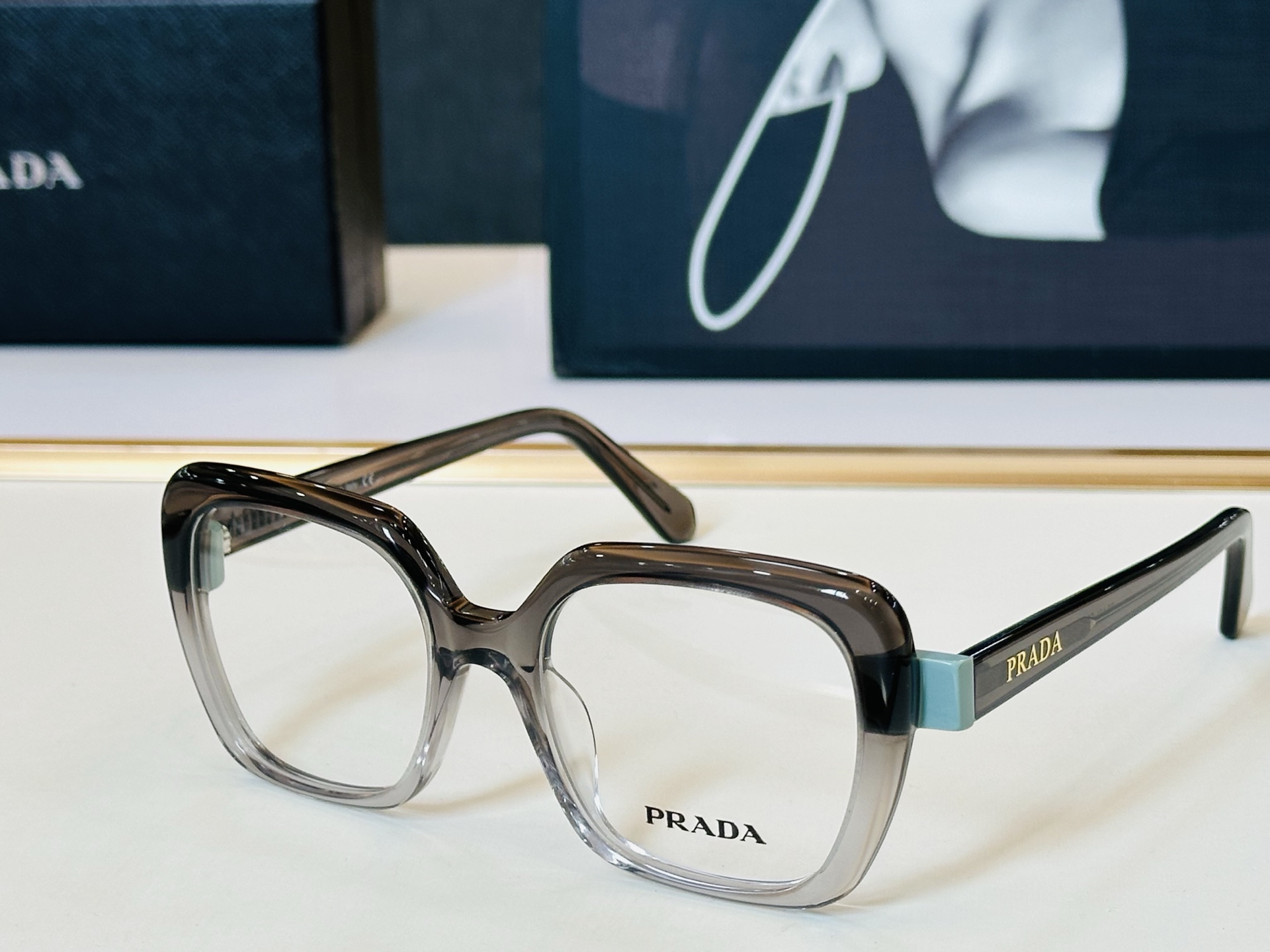 🔺PRAD*🔻普家 PRA01 Size：53口19-145 眼镜系列堪称精湛制作 彰显独特个 Z最新推