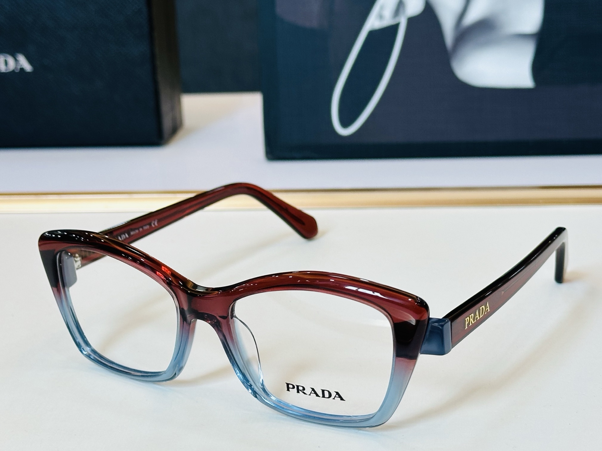 🔺PRAD*🔻普家 PRA02 Size：52口19-145 眼镜系列堪称精湛制作 彰显独特个 Z最新推