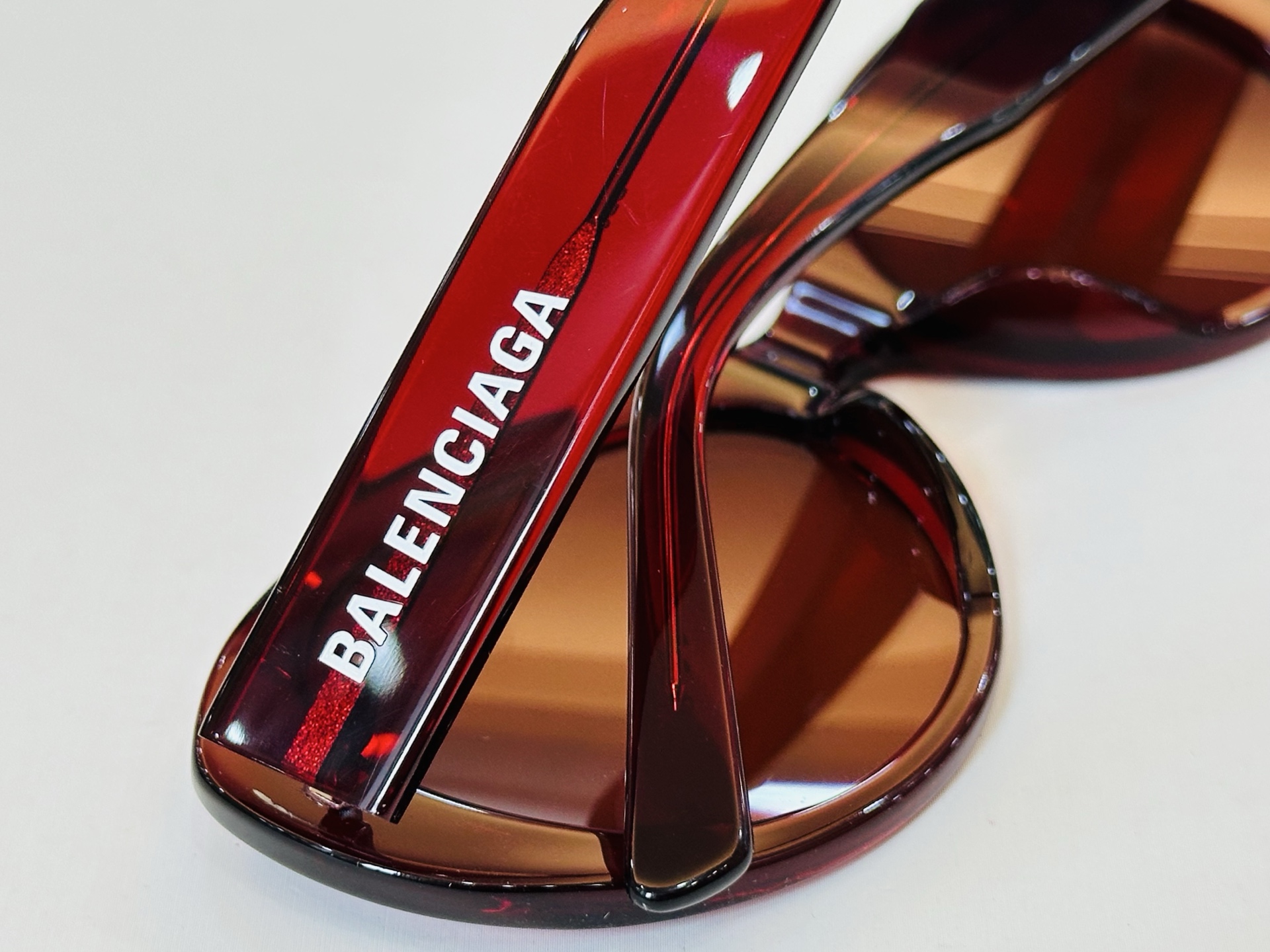 BALENCIAGA巴黎世家 BB0446S Size：56口20-145 版型很特别的设计让人一眼爱上