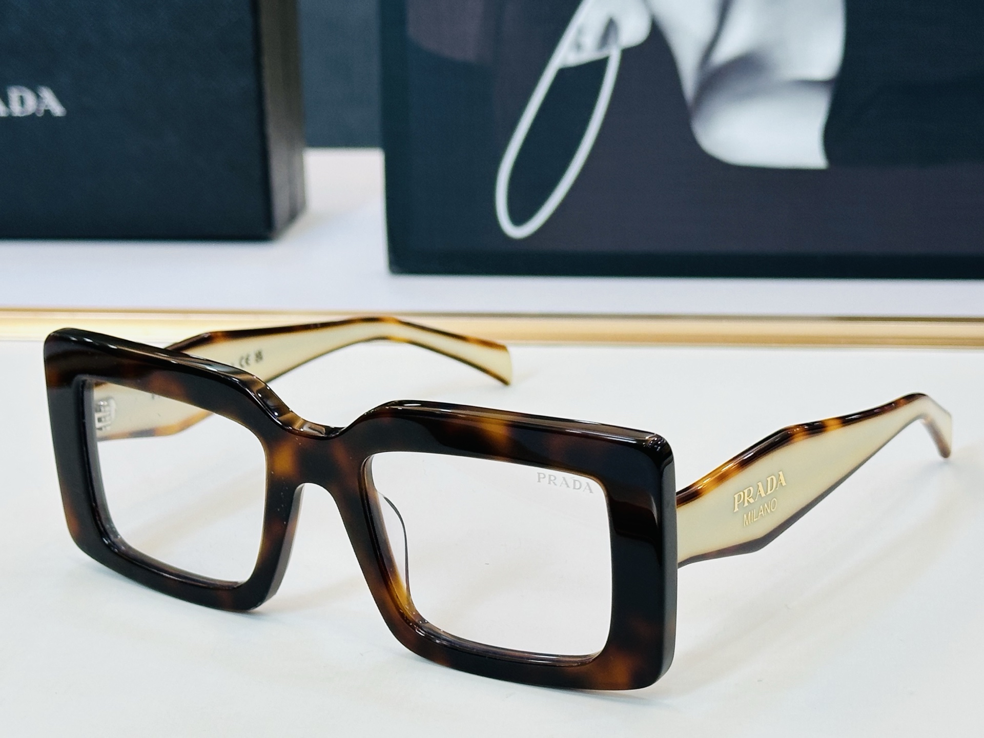 🔺PRAD*🔻普家 OPR D01S Size：52口21-140 眼镜系列堪称精湛制作 彰显独特个 Y