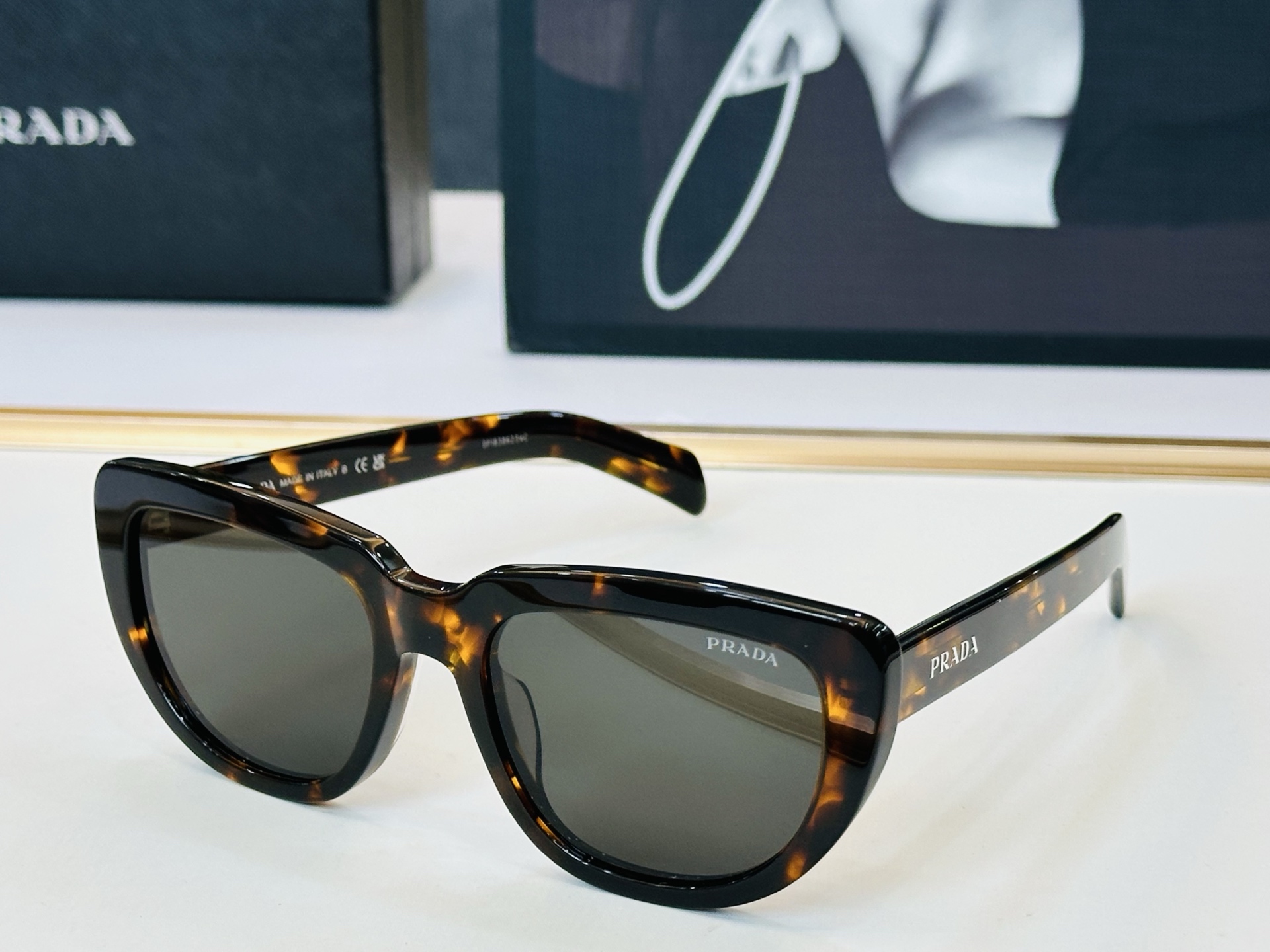 🔺PRAD*🔻普家 SPR C14VS Size：54口20-140 眼镜系列堪称精湛制作 彰显独特个 