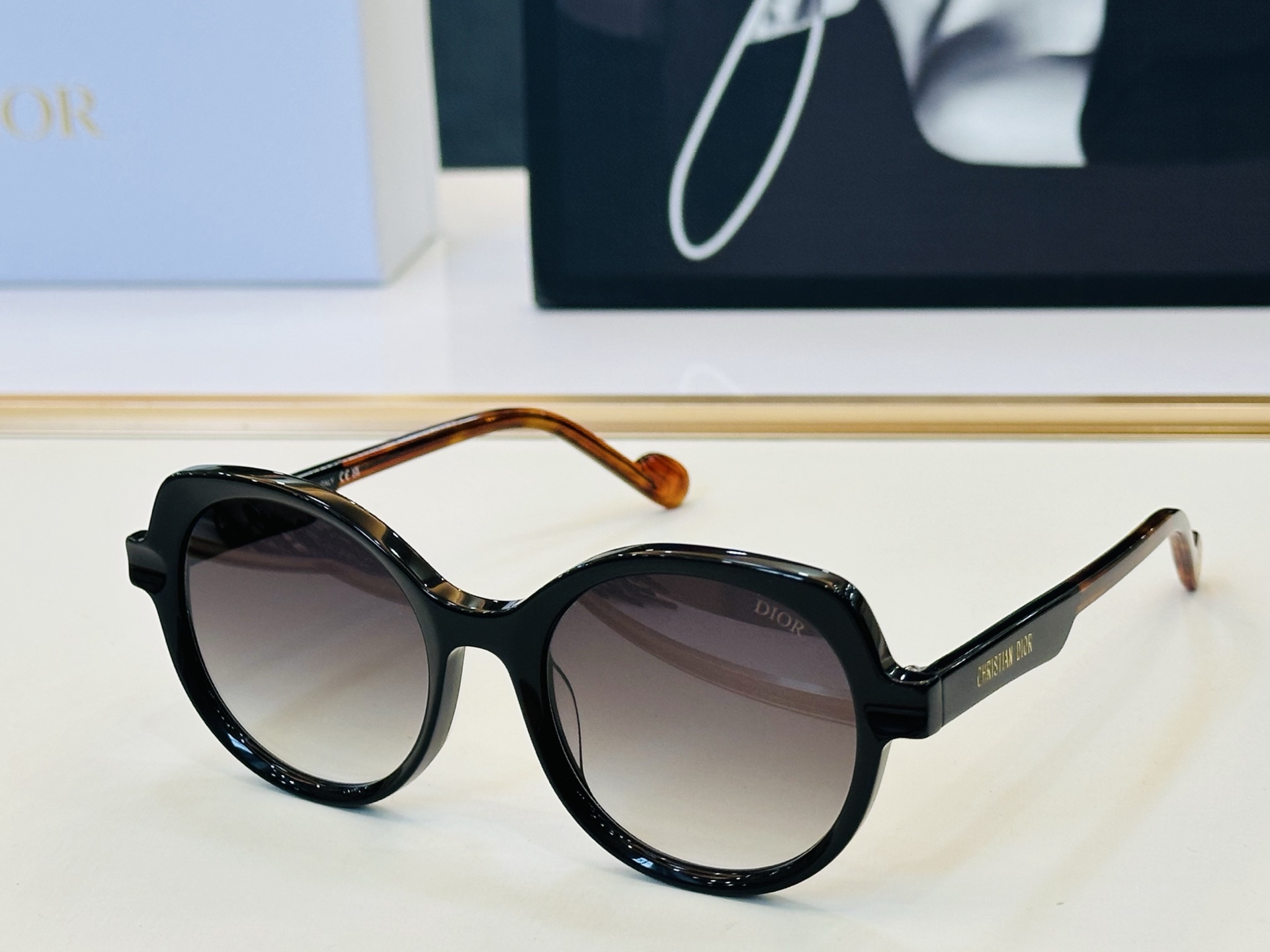 推荐 Dio* 迪家 S81 Size：54口18-145 时尚达人超爱💞 Z时尚百搭