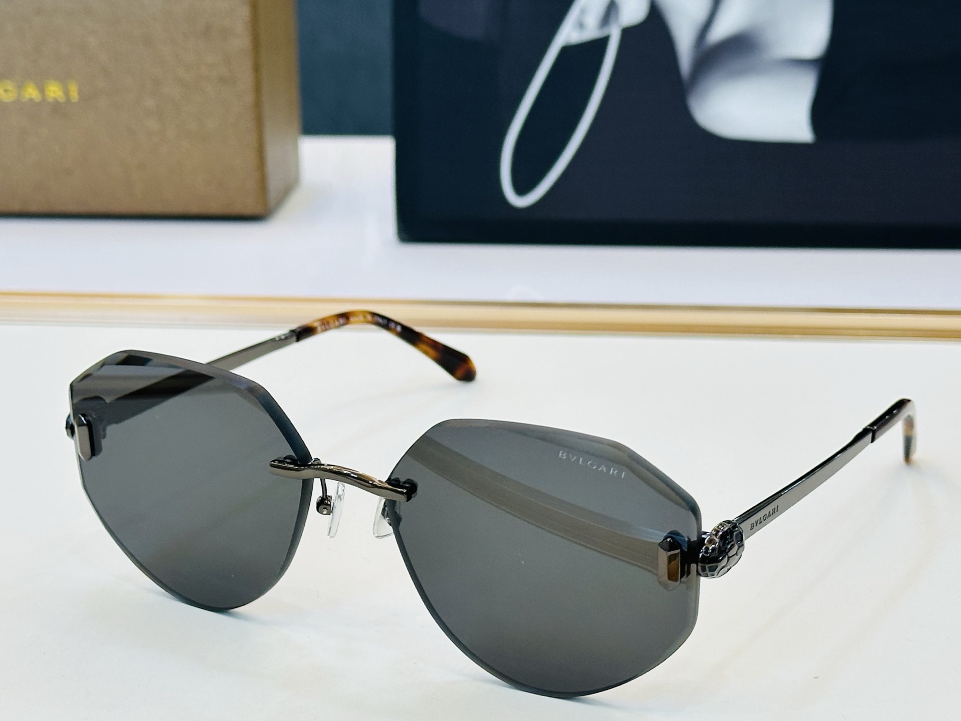 🆕款 官网同售 宝格家 BV40059U 👍 Size ：58口18-145 绝对要买😎品质非常完美 q