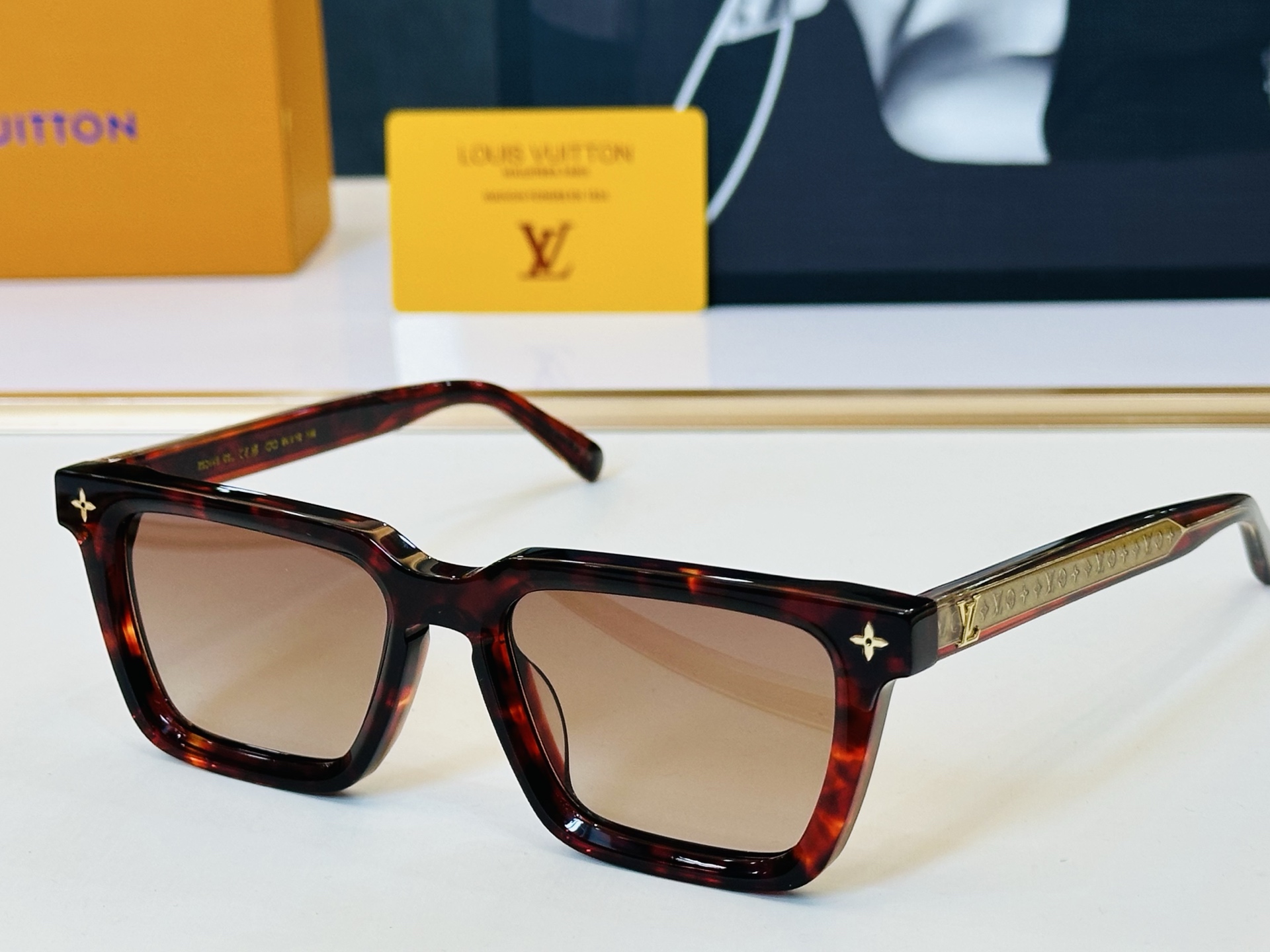 路易家 🎩Z3044 Size：54口19-145 充满活力的 展现独特个性🌟展现大气的你 qj高品质 