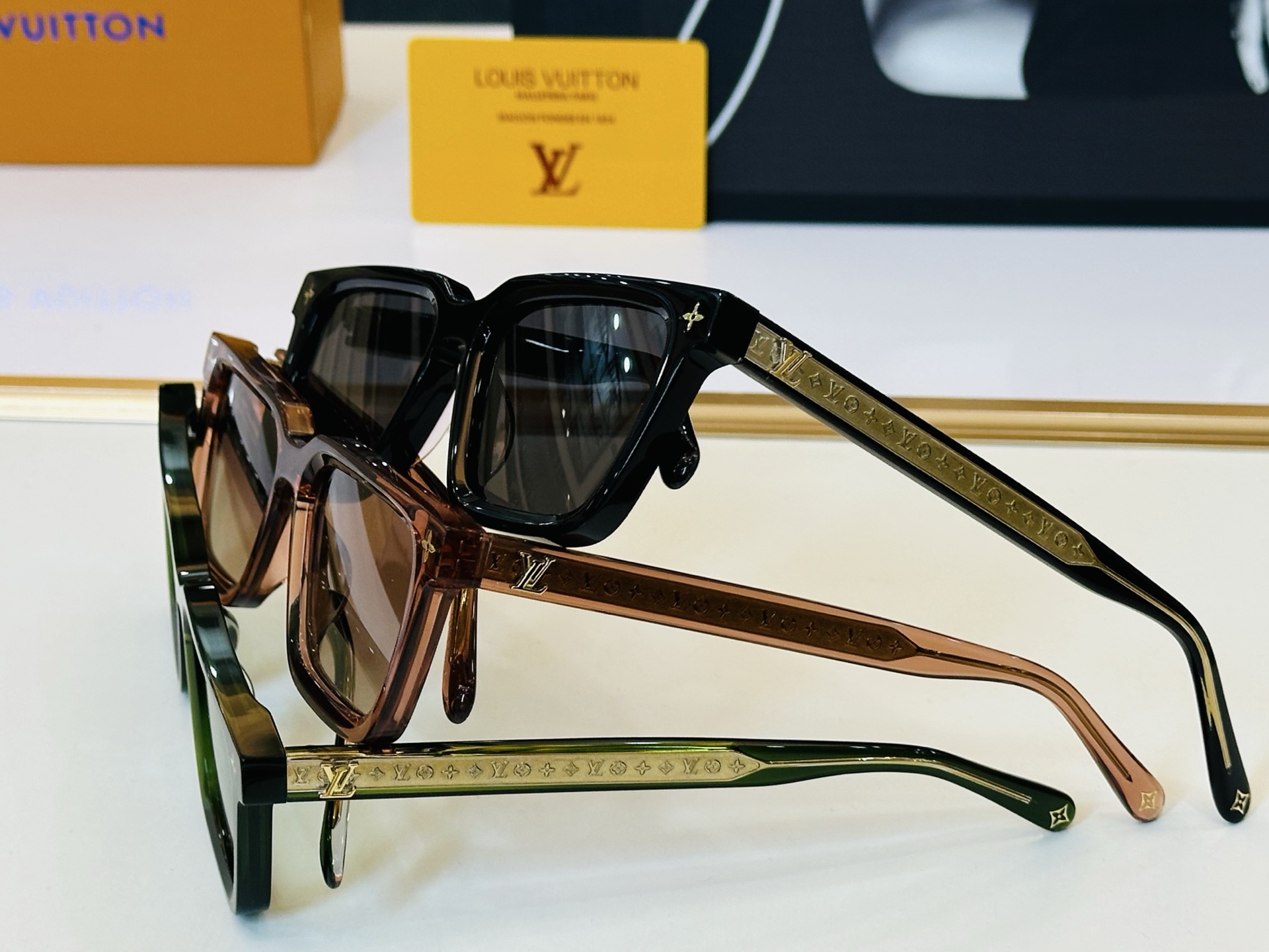 路易家 🎩Z3044 Size：54口19-145 充满活力的 展现独特个性🌟展现大气的你 qj高品质 