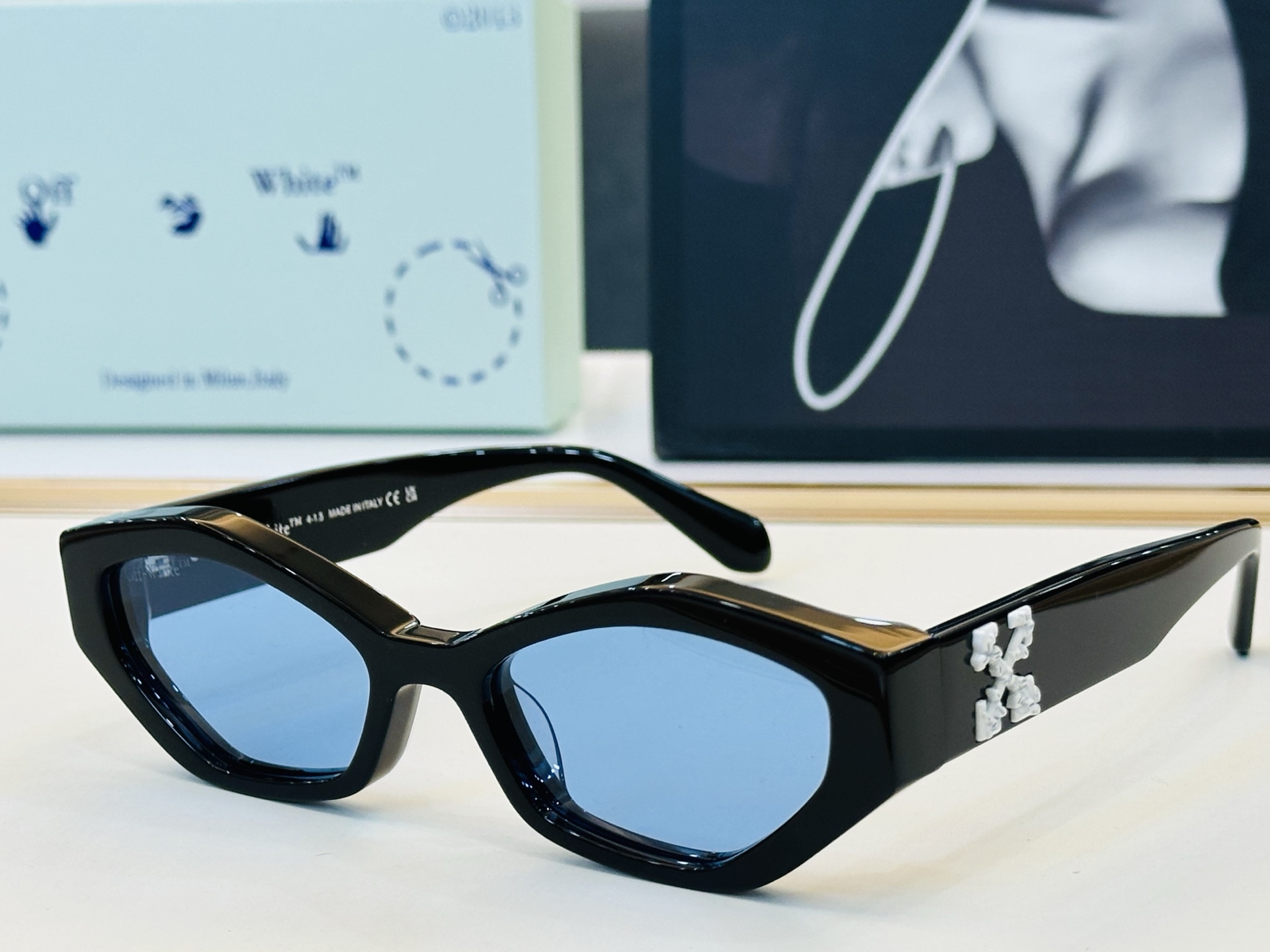 官网款 OFF WHITE MODEL:OERI144 SIZE: 55口19-145 时尚太阳镜 J潮