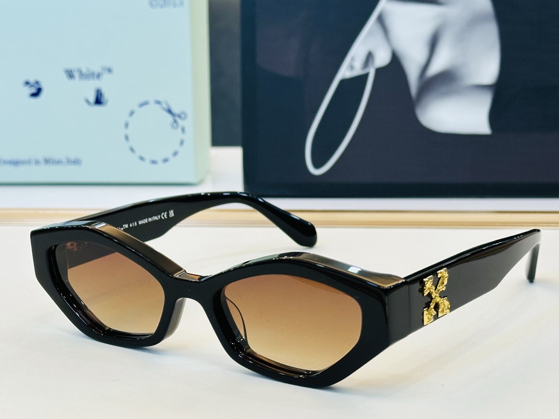 官网款 OFF WHITE MODEL:OERI144 SIZE: 55口19-145 时尚太阳镜 J潮