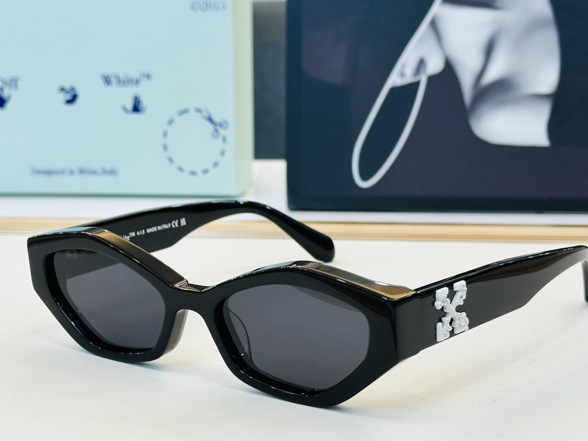 官网款 OFF WHITE MODEL:OERI144 SIZE: 55口19-145 时尚太阳镜 J潮