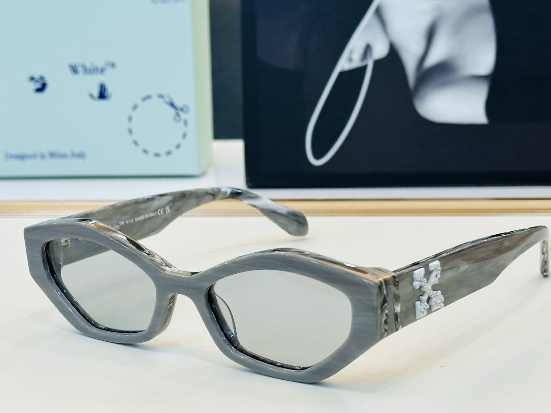 官网款 OFF WHITE MODEL:OERI144 SIZE: 55口19-145 时尚太阳镜 J潮