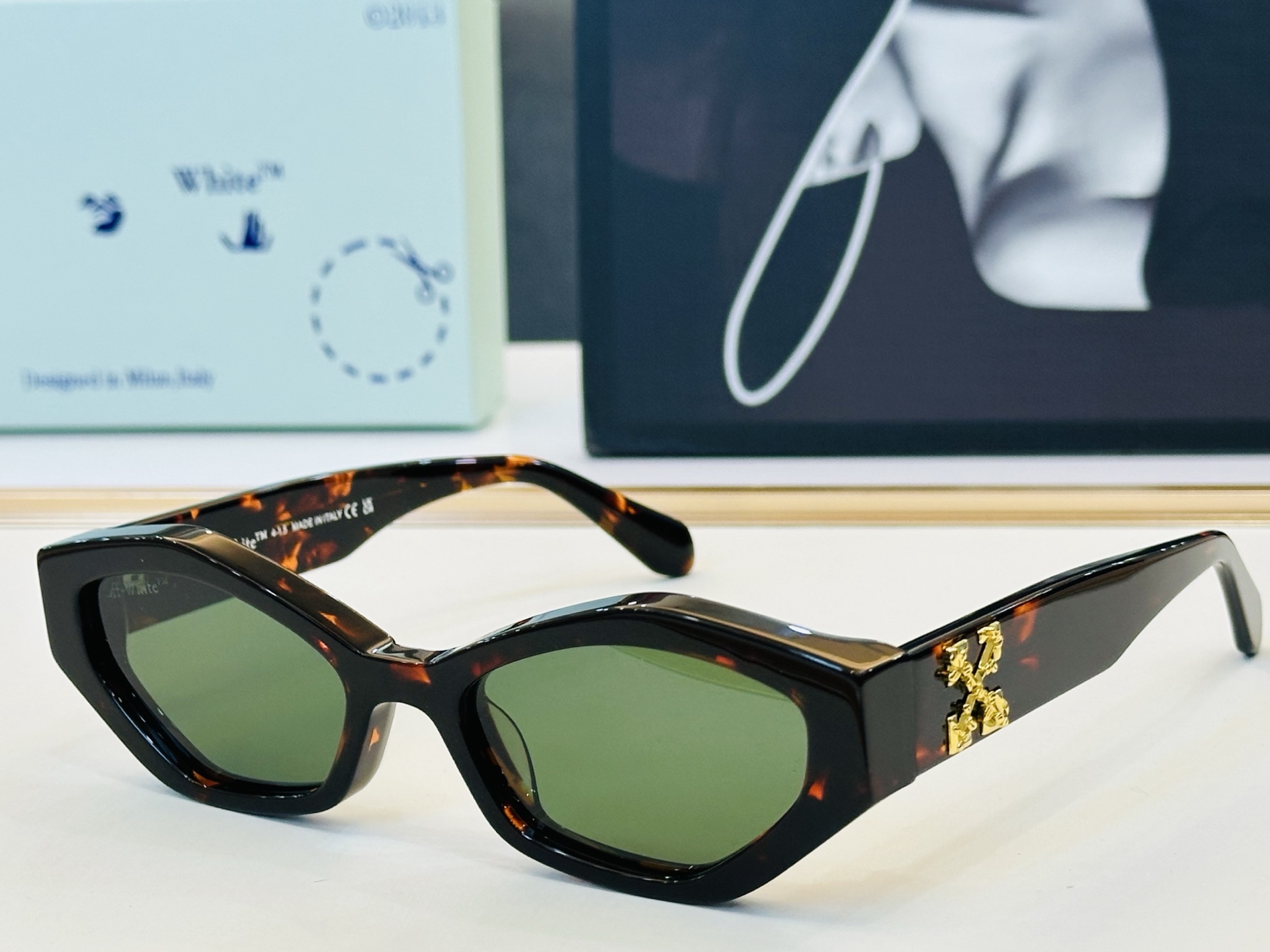 官网款 OFF WHITE MODEL:OERI144 SIZE: 55口19-145 时尚太阳镜 J潮