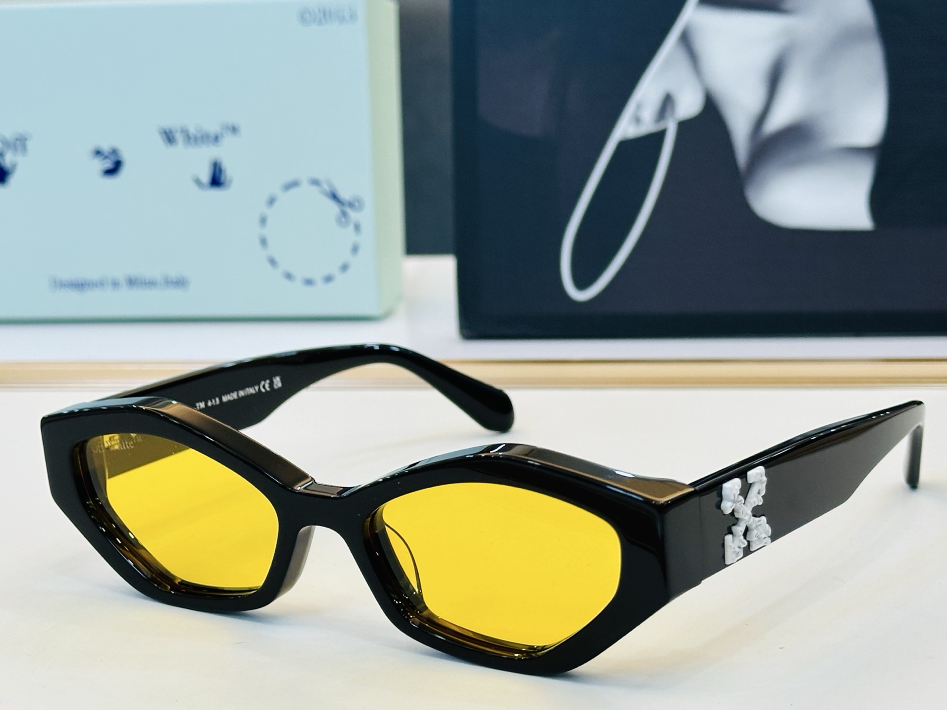 官网款 OFF WHITE MODEL:OERI144 SIZE: 55口19-145 时尚太阳镜 J潮