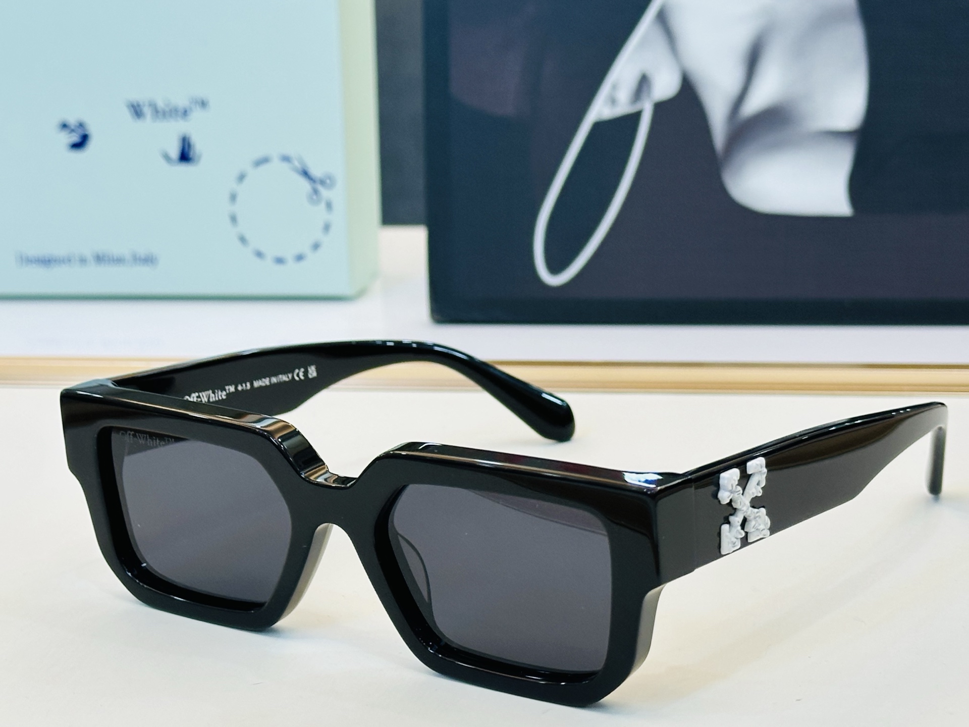 官网款 OFF WHITE MODEL:OERI146 SIZE: 52口19-145 时尚太阳镜 J潮