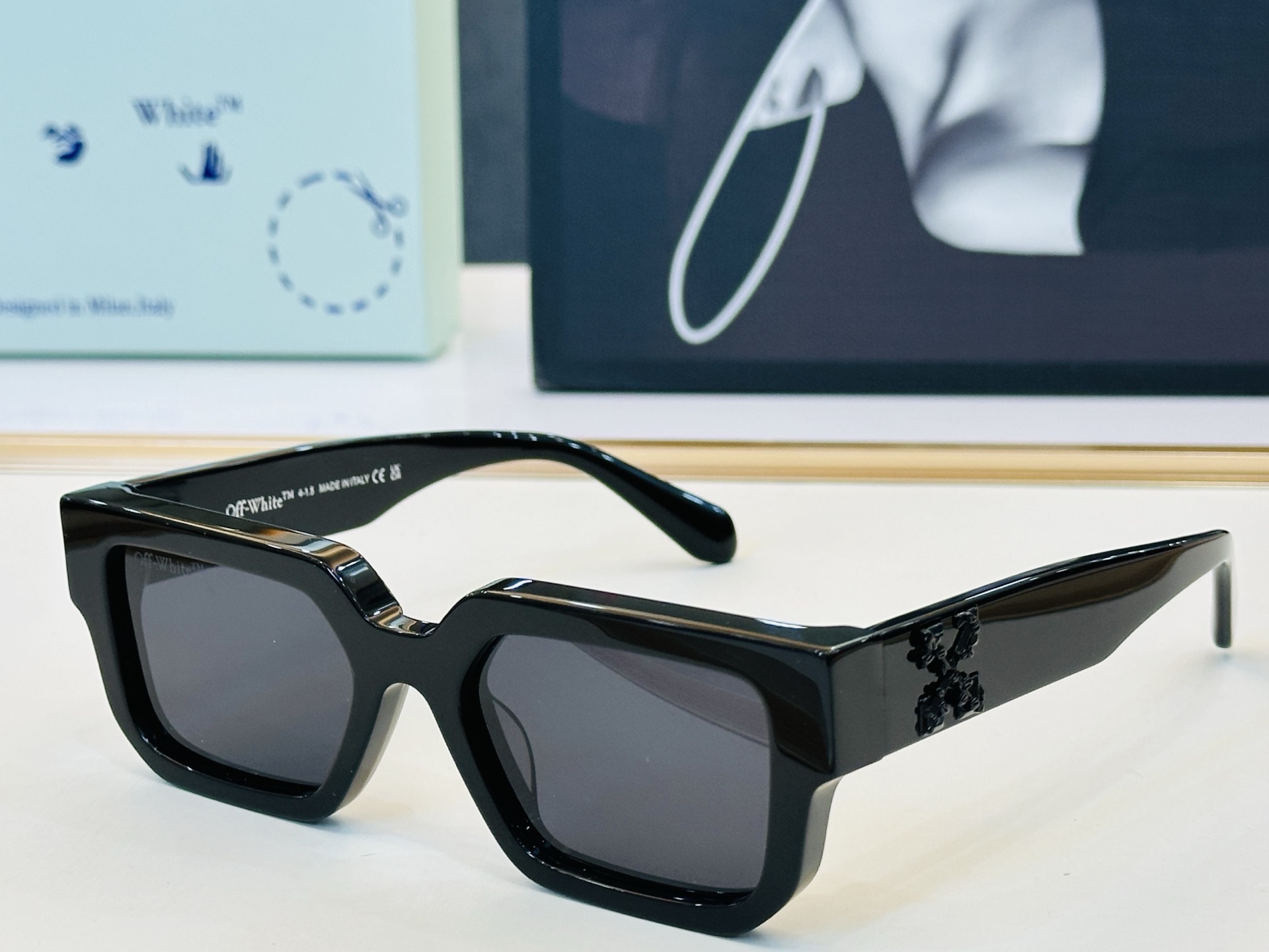 官网款 OFF WHITE MODEL:OERI146 SIZE: 52口19-145 时尚太阳镜 J潮