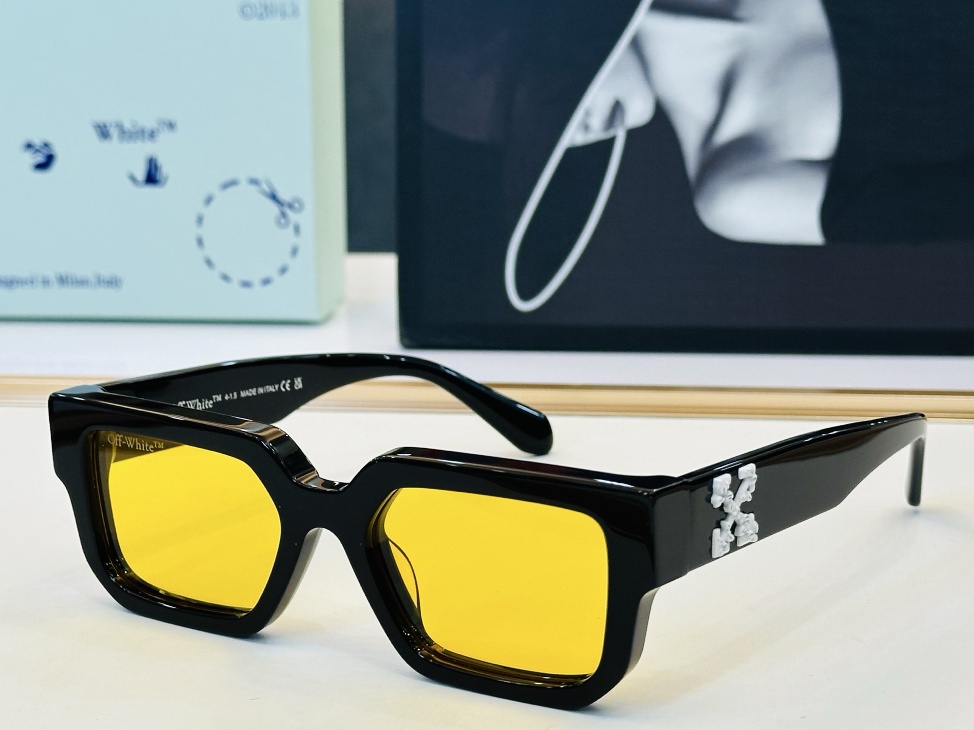 官网款 OFF WHITE MODEL:OERI146 SIZE: 52口19-145 时尚太阳镜 J潮