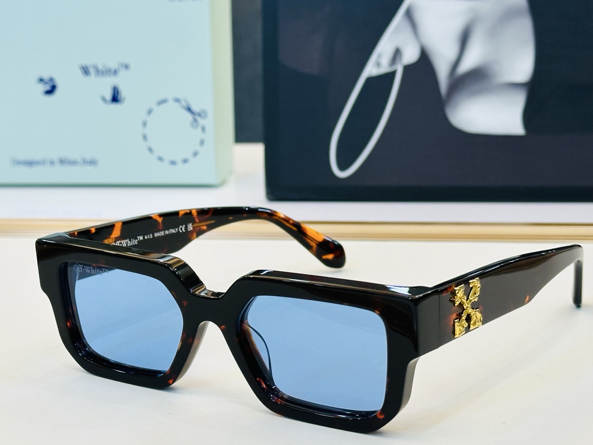 官网款 OFF WHITE MODEL:OERI146 SIZE: 52口19-145 时尚太阳镜 J潮