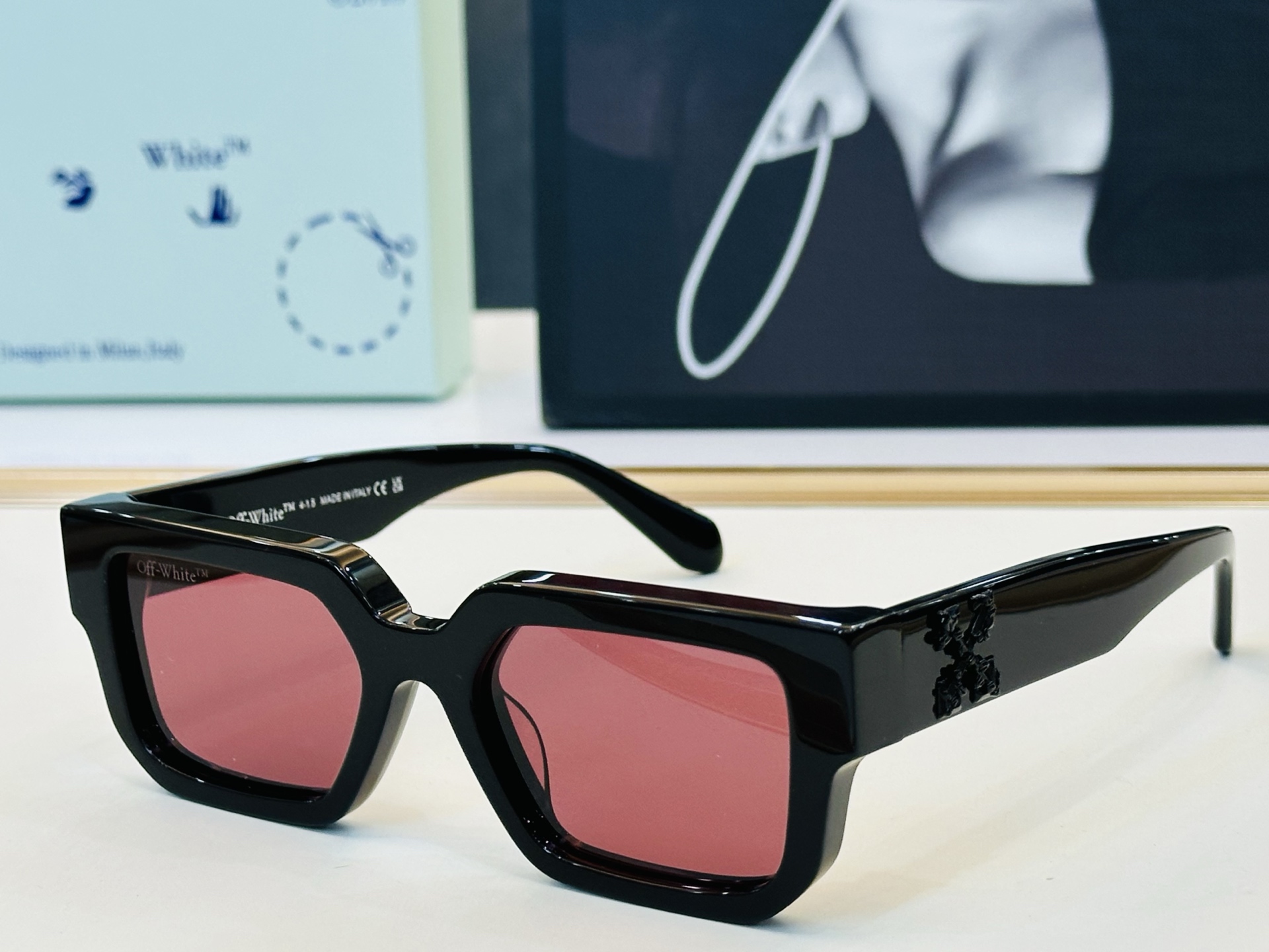 官网款 OFF WHITE MODEL:OERI146 SIZE: 52口19-145 时尚太阳镜 J潮