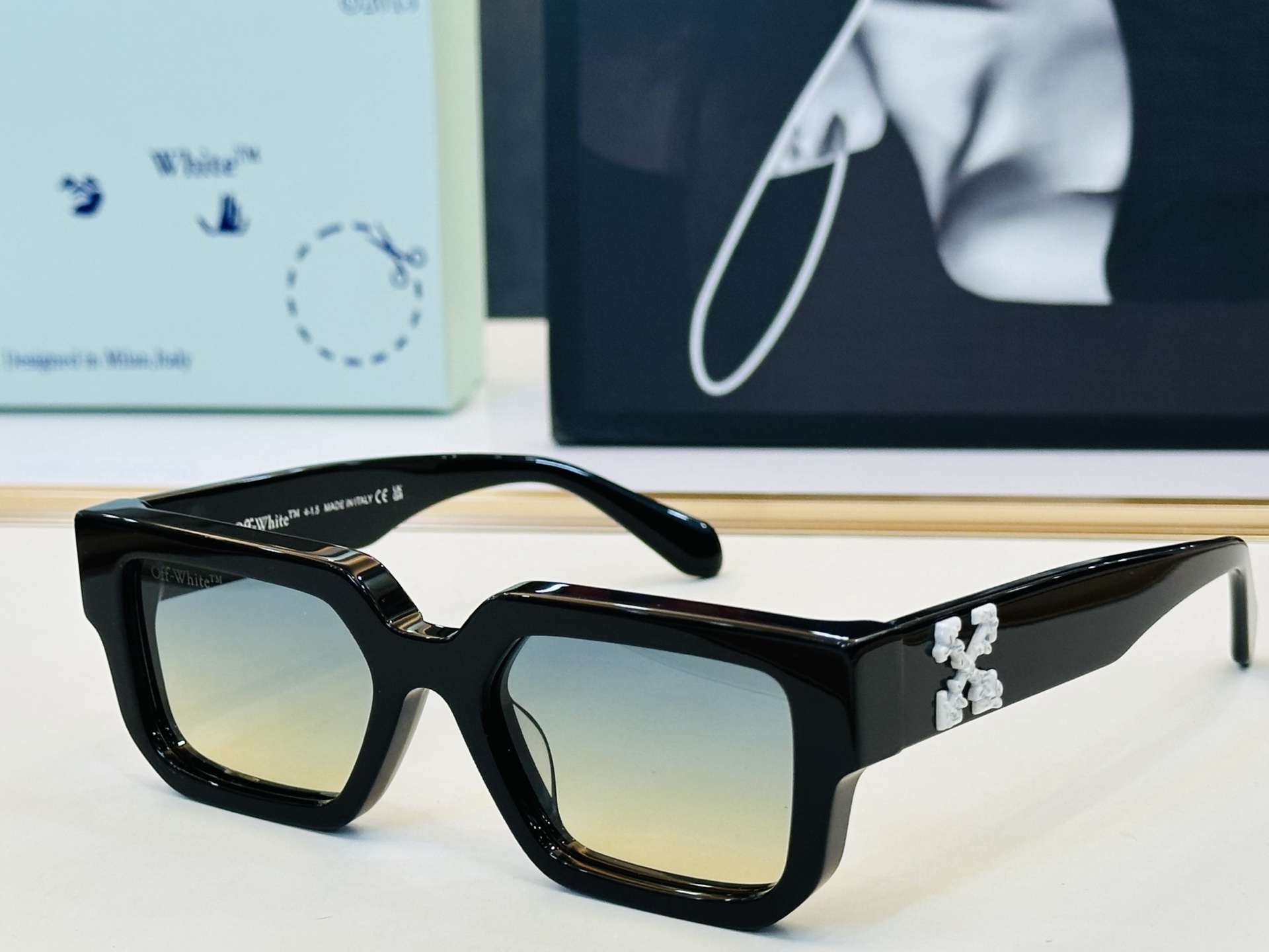 官网款 OFF WHITE MODEL:OERI146 SIZE: 52口19-145 时尚太阳镜 J潮