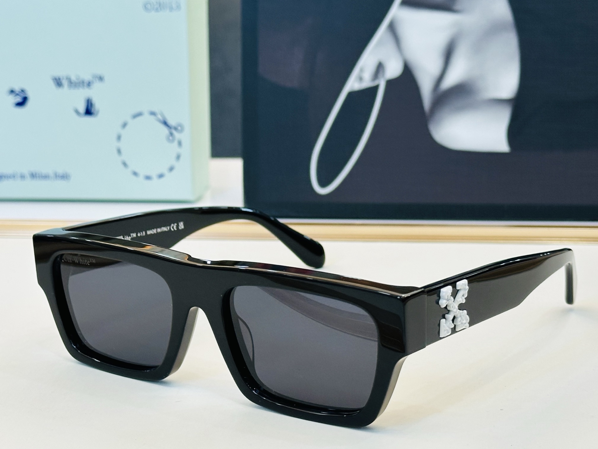 官网款 OFF WHITE MODEL:OERI145 SIZE: 55口19-145 时尚太阳镜 J潮