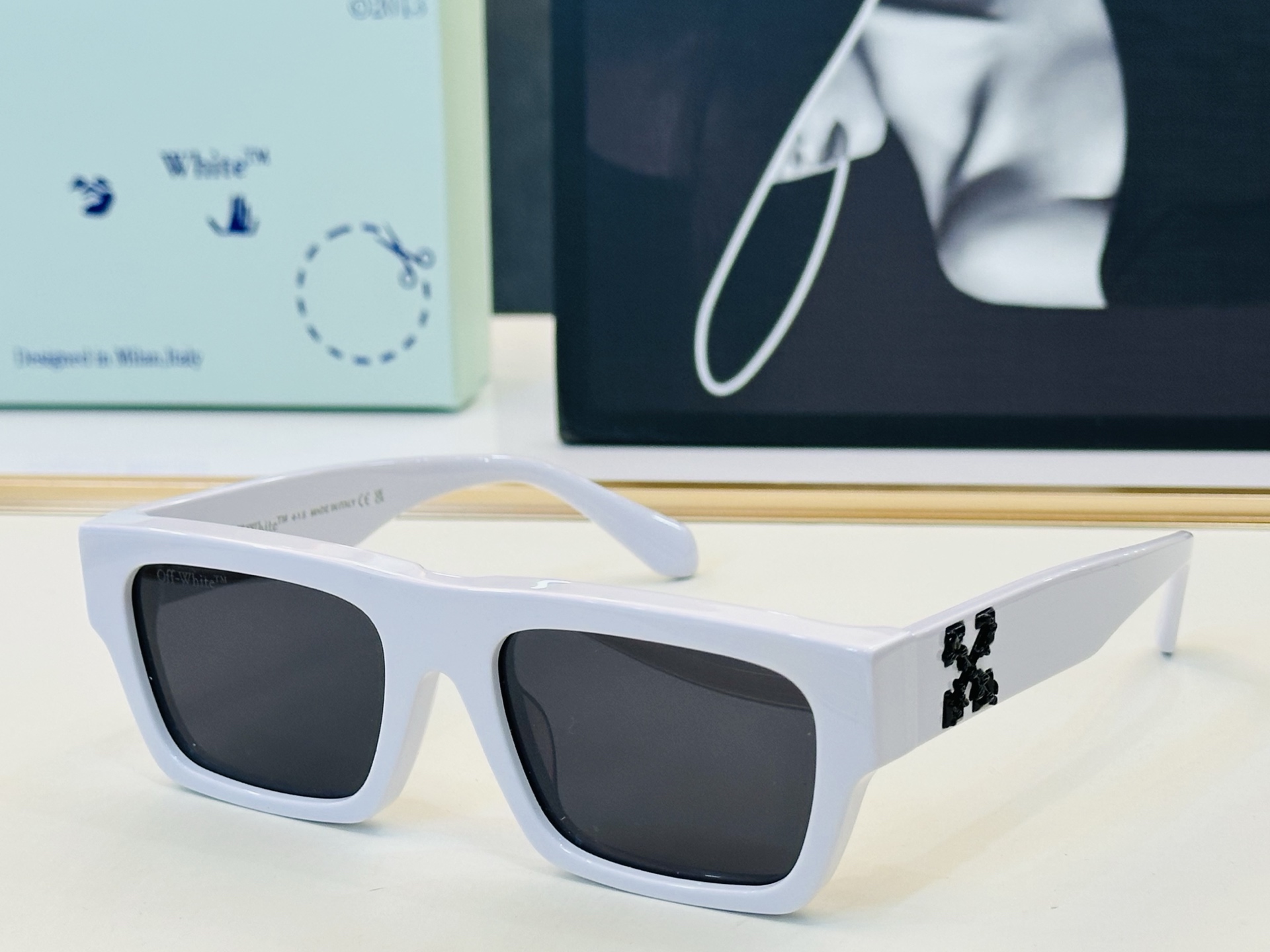 官网款 OFF WHITE MODEL:OERI145 SIZE: 55口19-145 时尚太阳镜 J潮