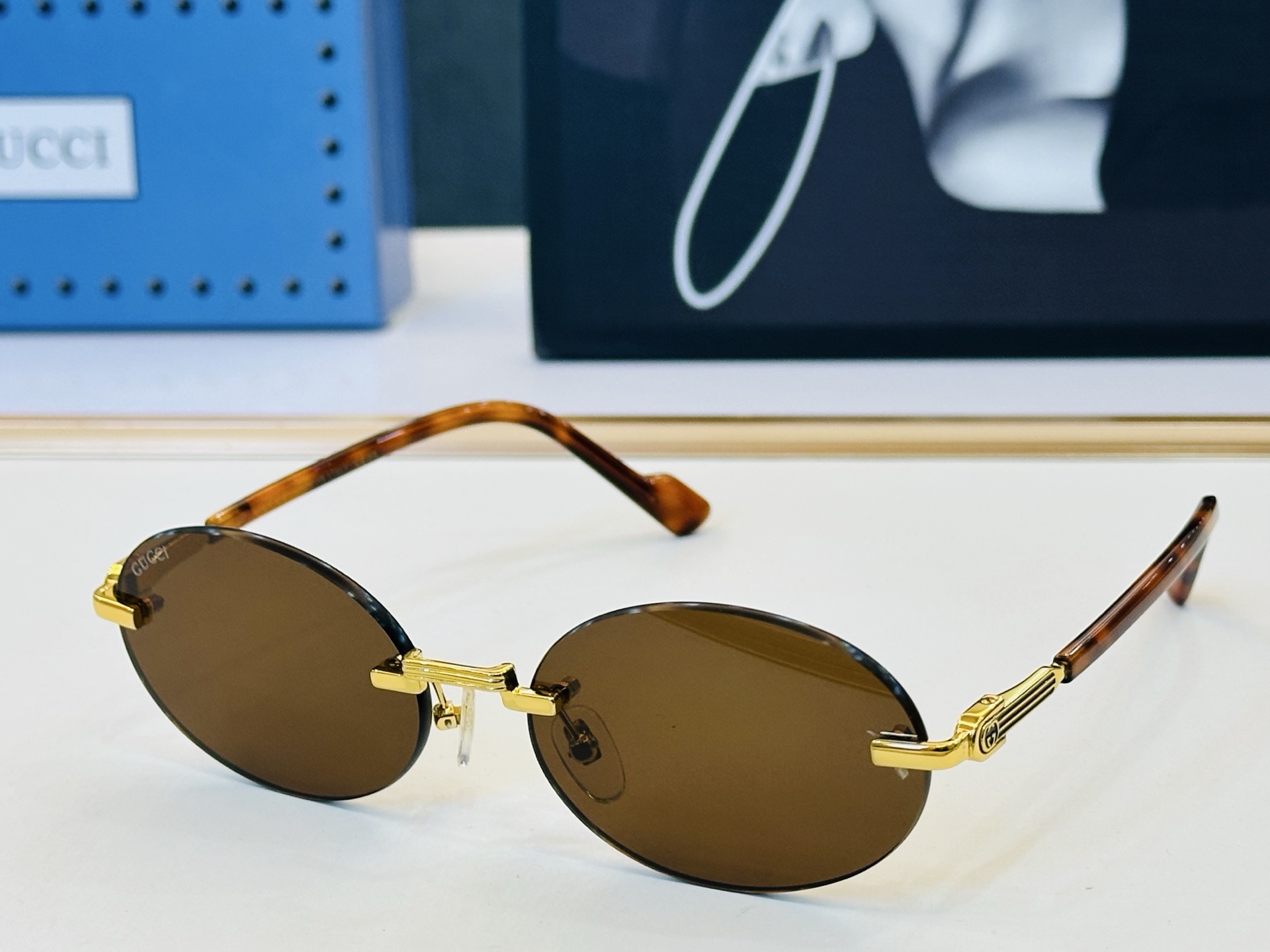 GUCC* 古家 GG1609 🐝🐝系列 Size：57口18-142 🍁🍁J超绝品质 太阳镜。