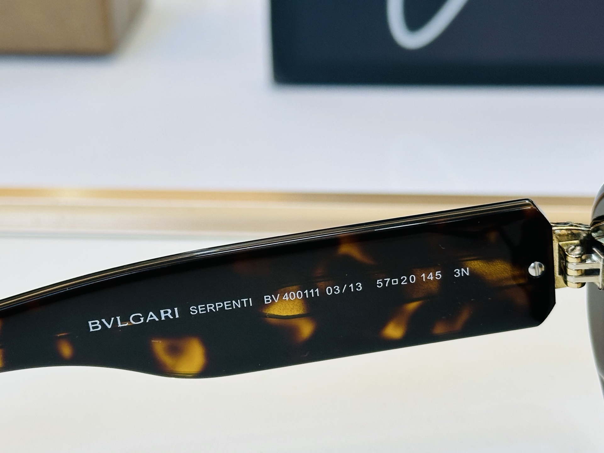 🆕款 官网同售 宝格家 BV 👍 Size ：57口20-145 绝对要买😎品质非常完美 C出街必备