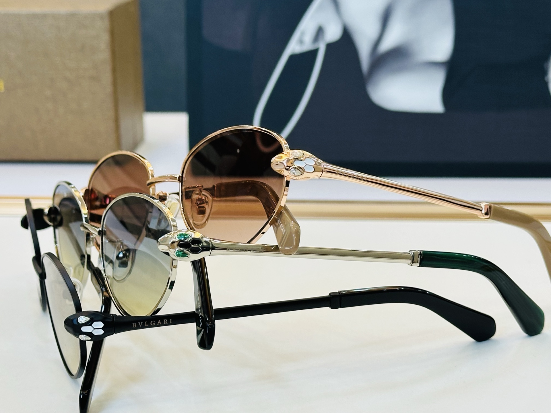 🆕款 官网同售 宝格家 BV 👍 Size ：52口19-145 绝对要买😎品质非常完美 C出街必备