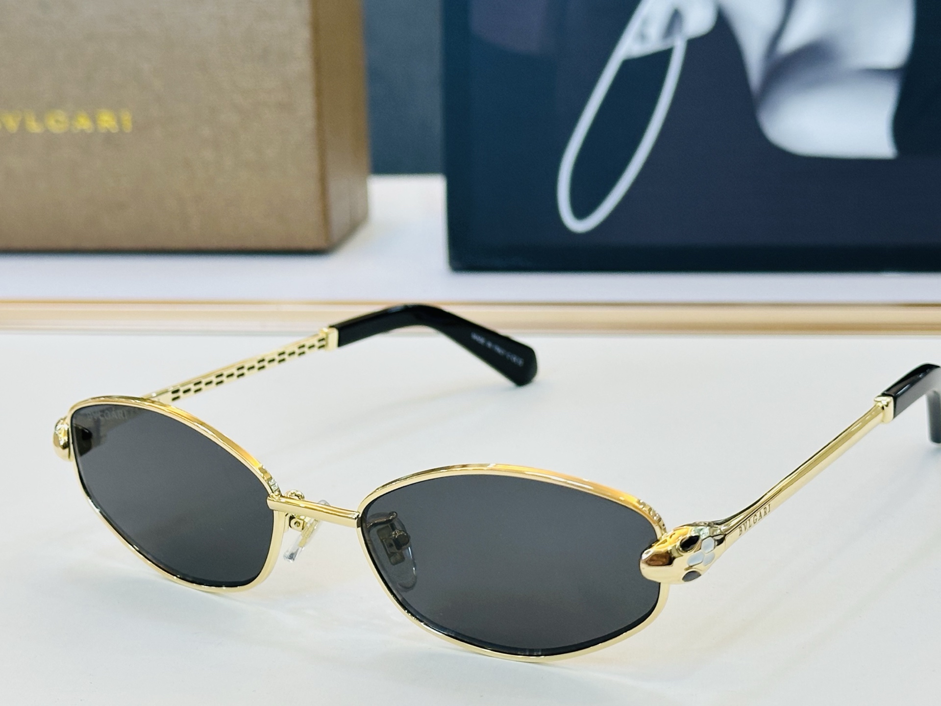 🆕款 官网同售 宝格家 BV👍 Size ：55口18-140 绝对要买😎品质非常完美 C出街必备