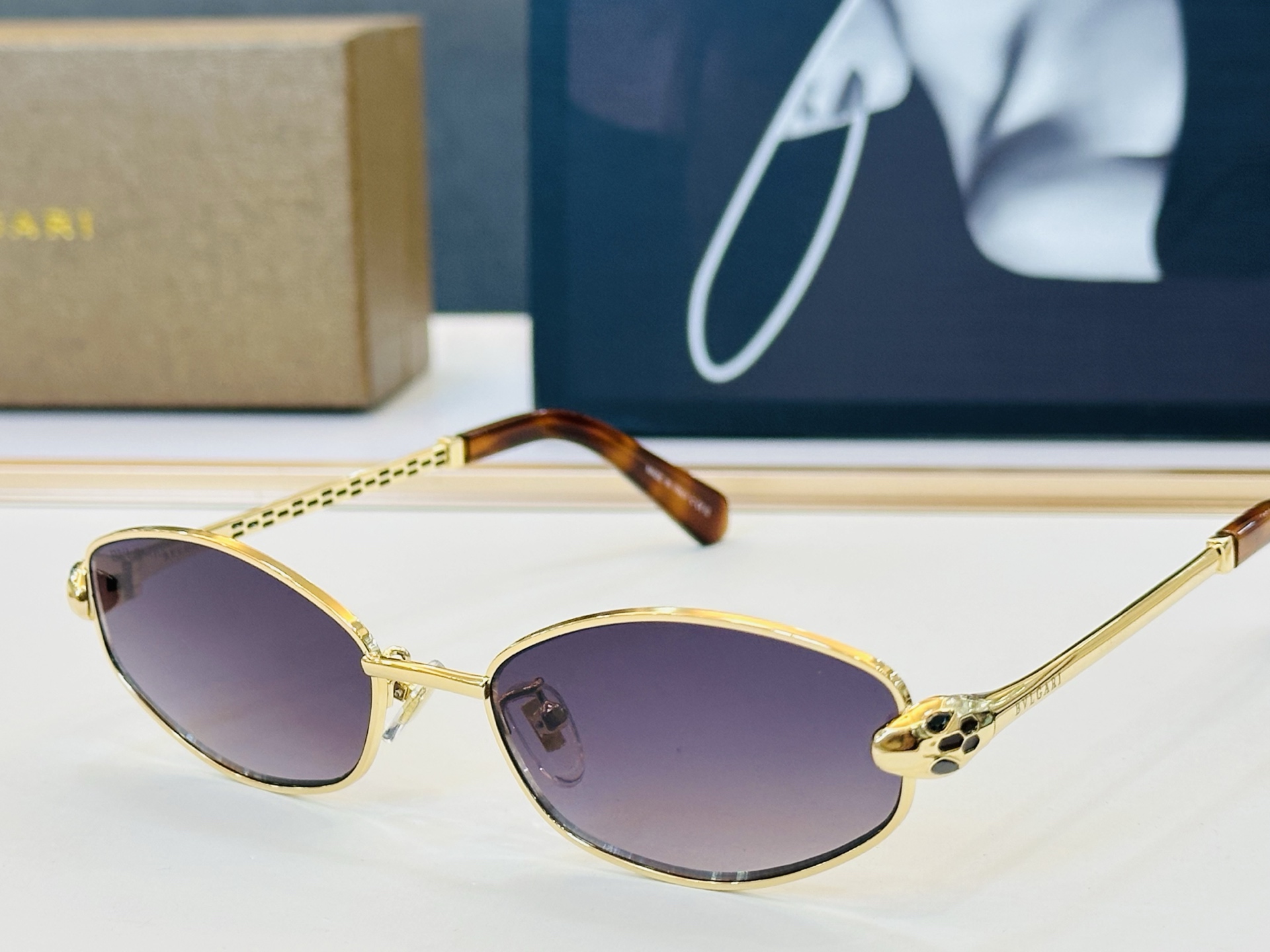 🆕款 官网同售 宝格家 BV👍 Size ：55口18-140 绝对要买😎品质非常完美 C出街必备