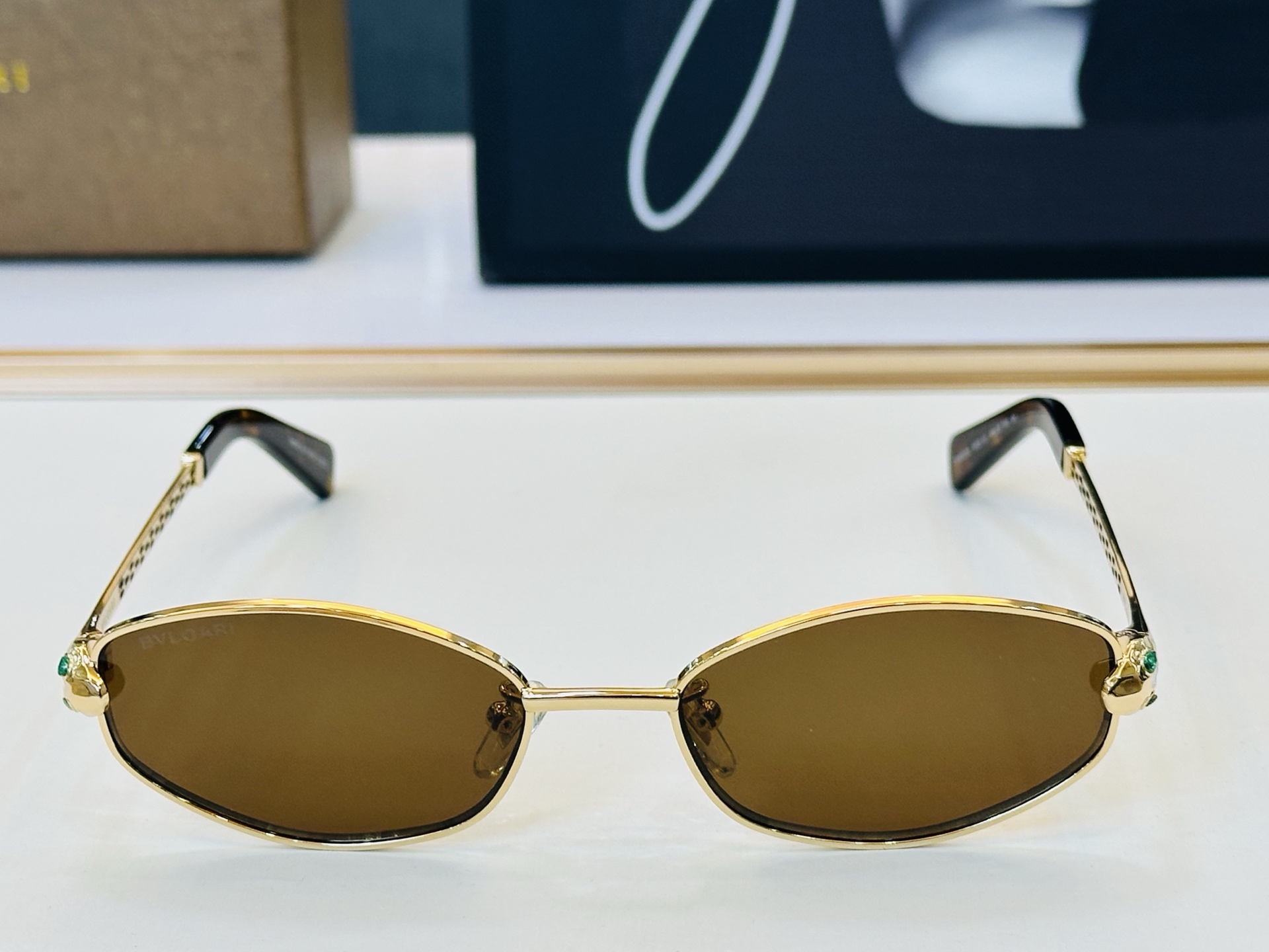 🆕款 官网同售 宝格家 BV👍 Size ：55口18-140 绝对要买😎品质非常完美 C出街必备