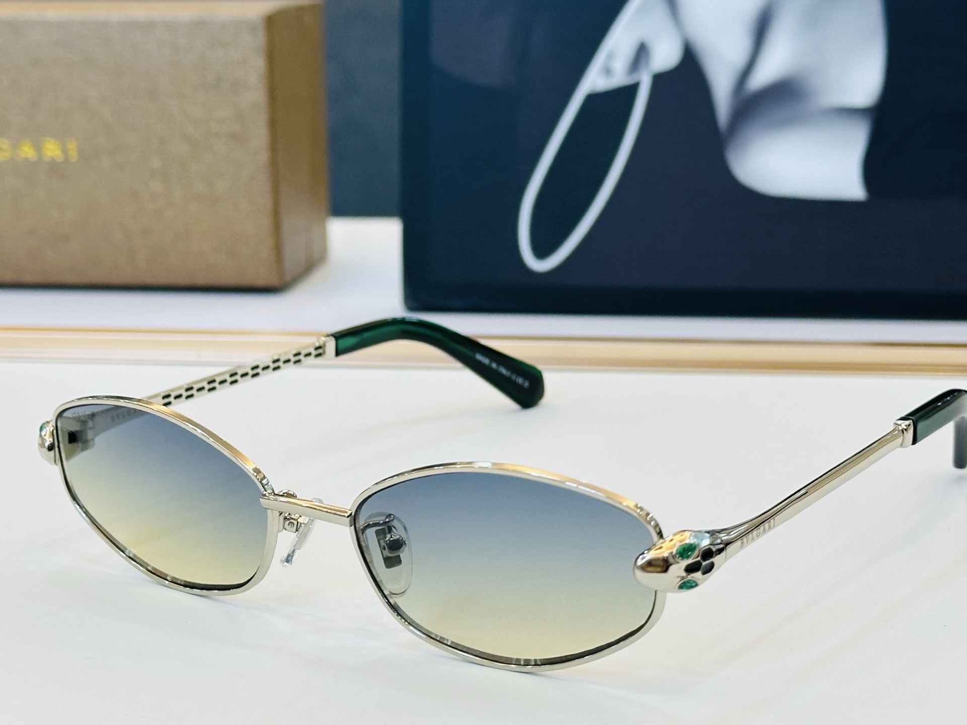 🆕款 官网同售 宝格家 BV👍 Size ：55口18-140 绝对要买😎品质非常完美 C出街必备