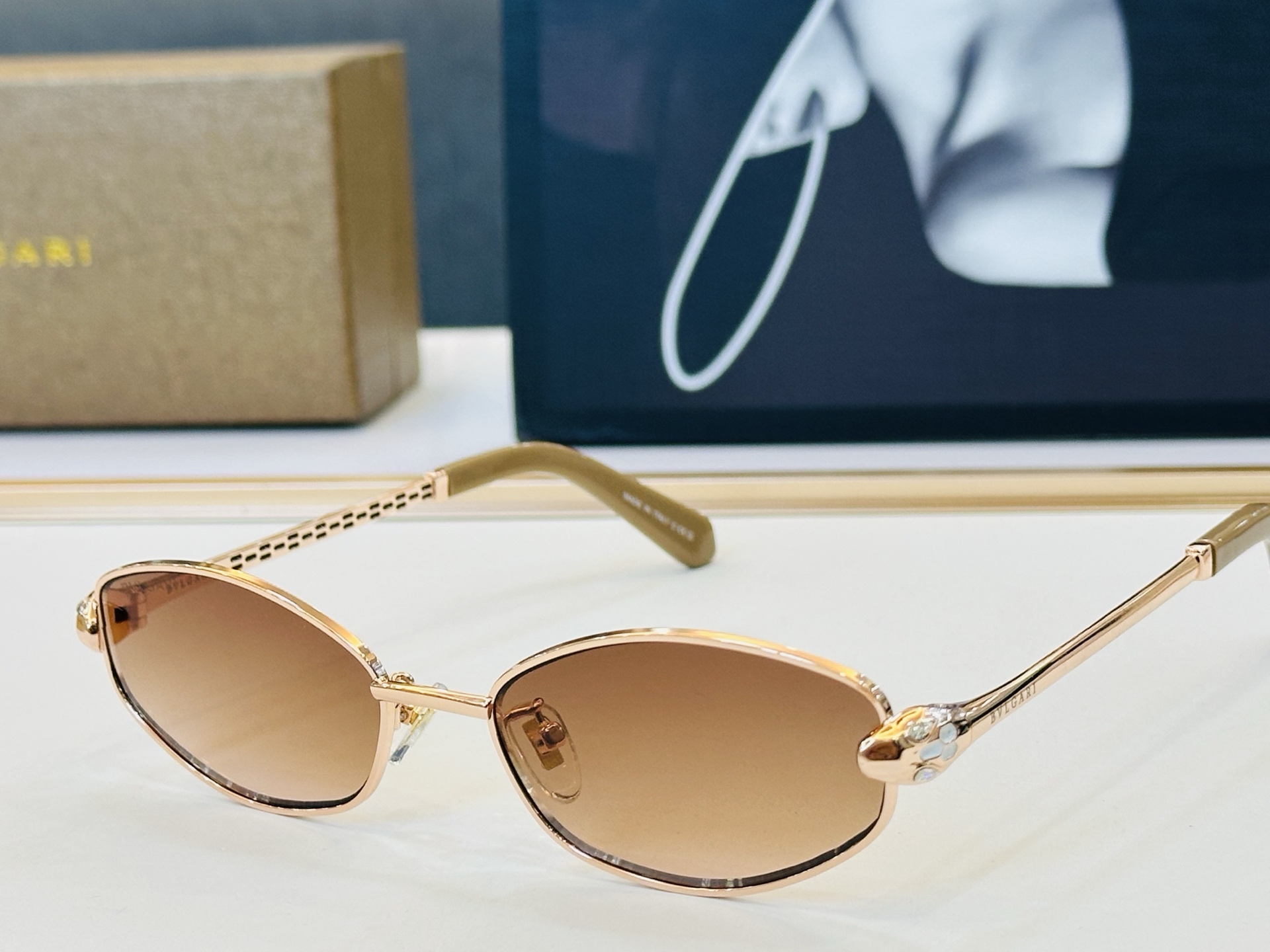 🆕款 官网同售 宝格家 BV👍 Size ：55口18-140 绝对要买😎品质非常完美 C出街必备