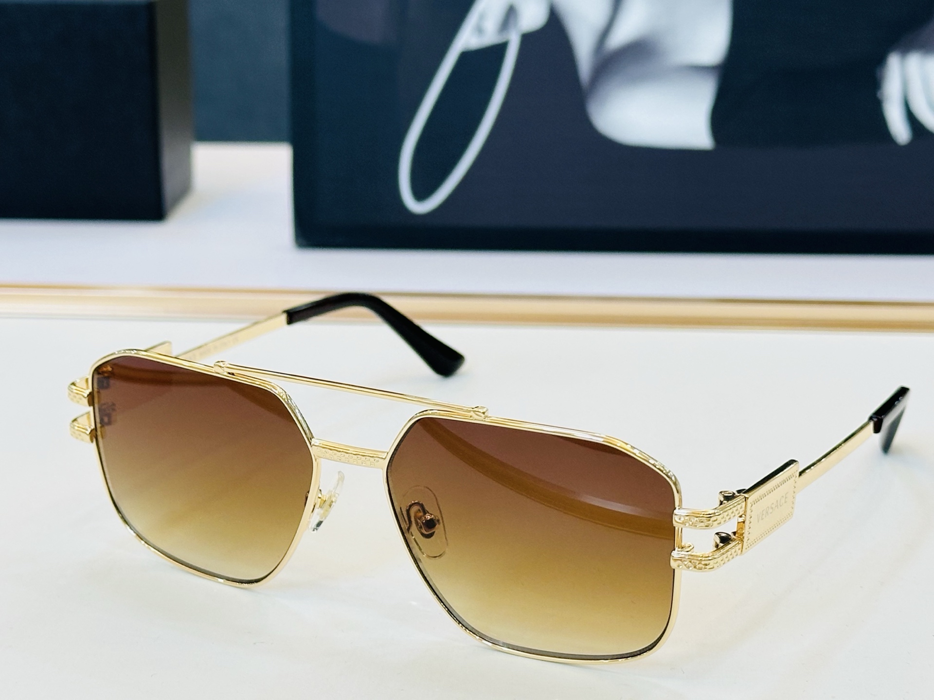 🎉🎉范思家 VERSACE✨✨✨MODEL：VE1302 Size：57口15-140 ✨L 有范