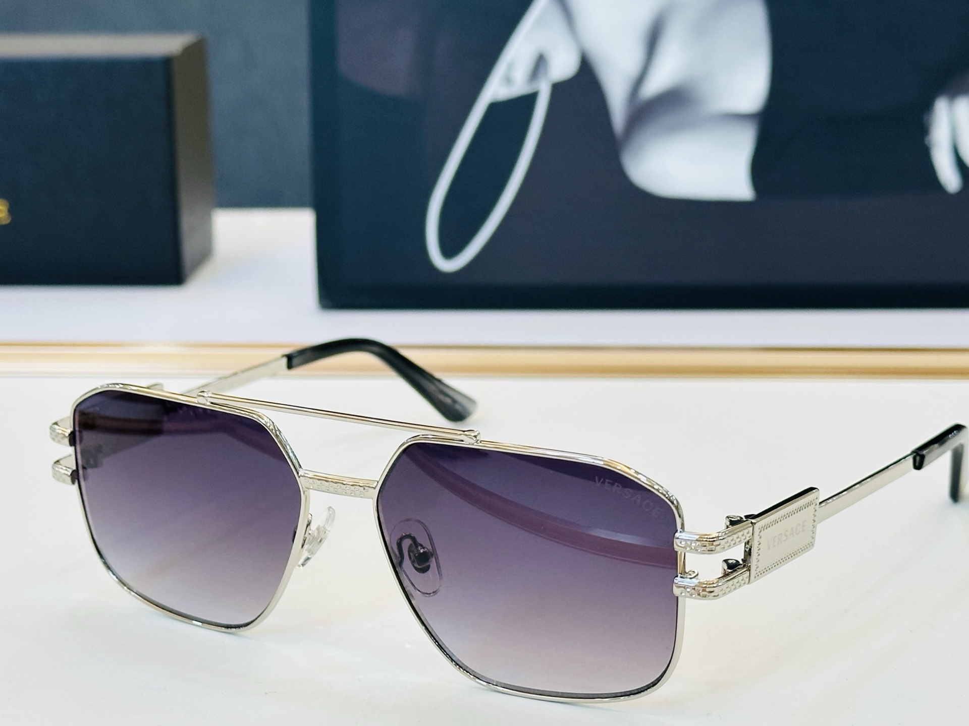 🎉🎉范思家 VERSACE✨✨✨MODEL：VE1302 Size：57口15-140 ✨L 有范