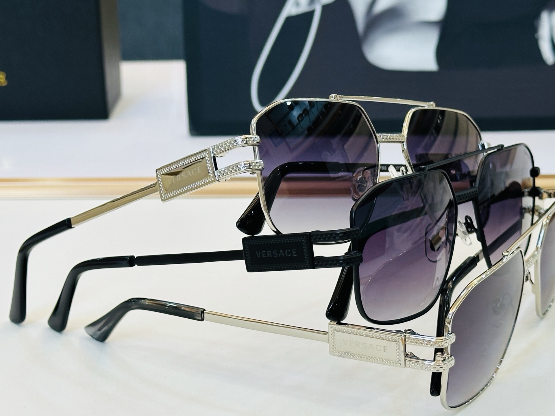 🎉🎉范思家 VERSACE✨✨✨MODEL：VE1302 Size：57口15-140 ✨L 有范