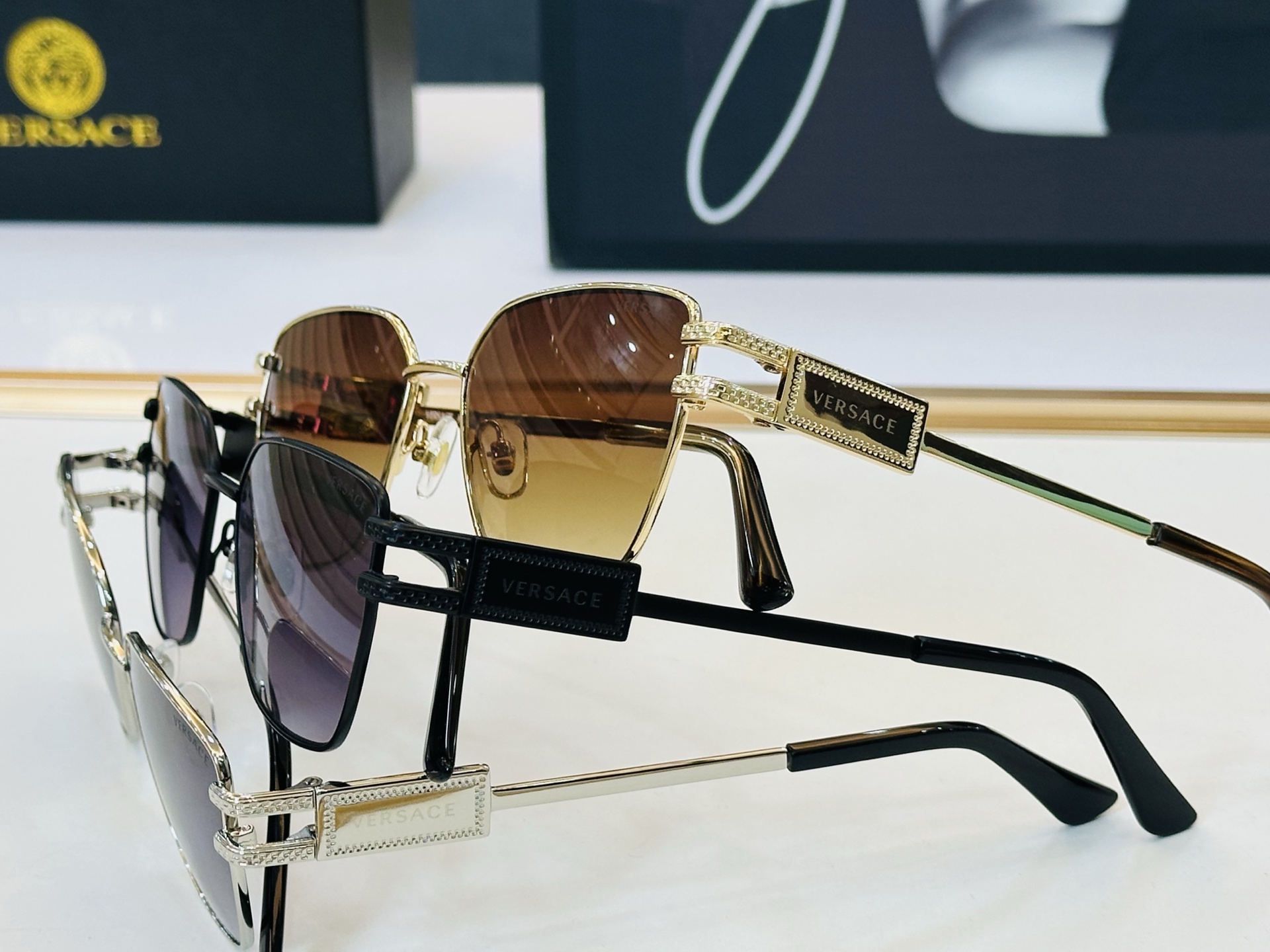 🎉🎉范思家 VERSACE✨✨✨MODEL：VE1301 Size：53口16-140 ✨L 有范