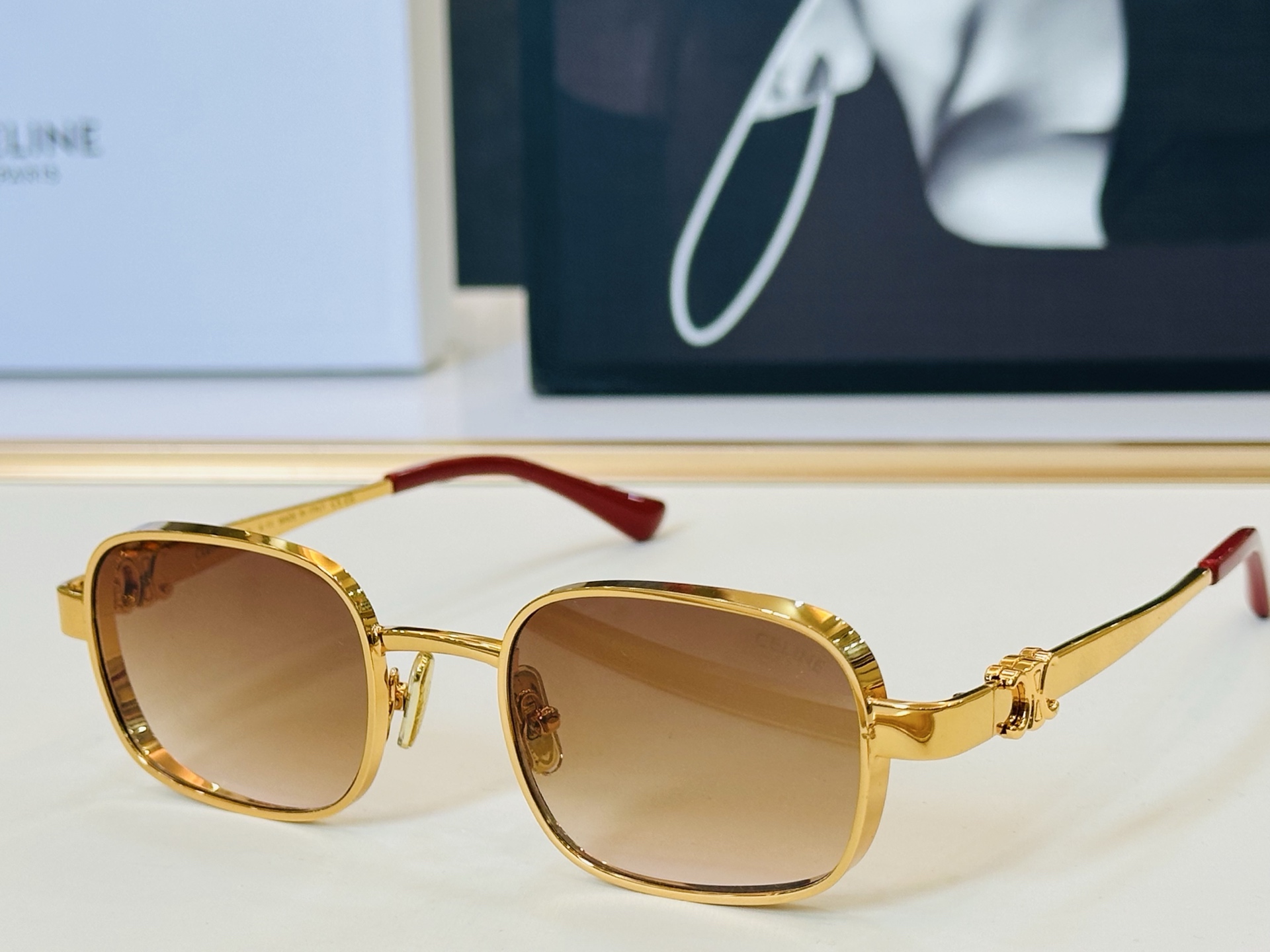 【CELINE】赛琳 CL42142U Size：50口21-143 一直热销的款式 欧美风 光泽度好 